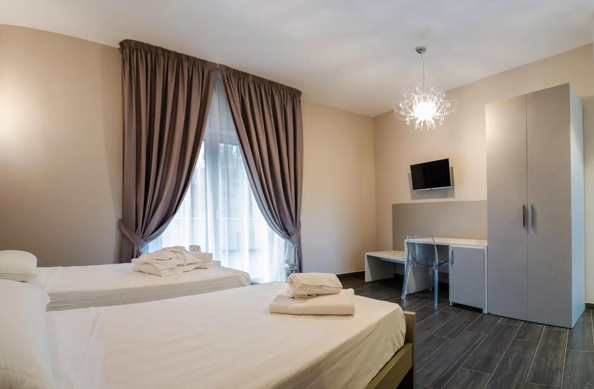 Twin Room - Disability Access in Aparthotel ParKHo Twin Room - Disability Access in Aparthotel ParKHo