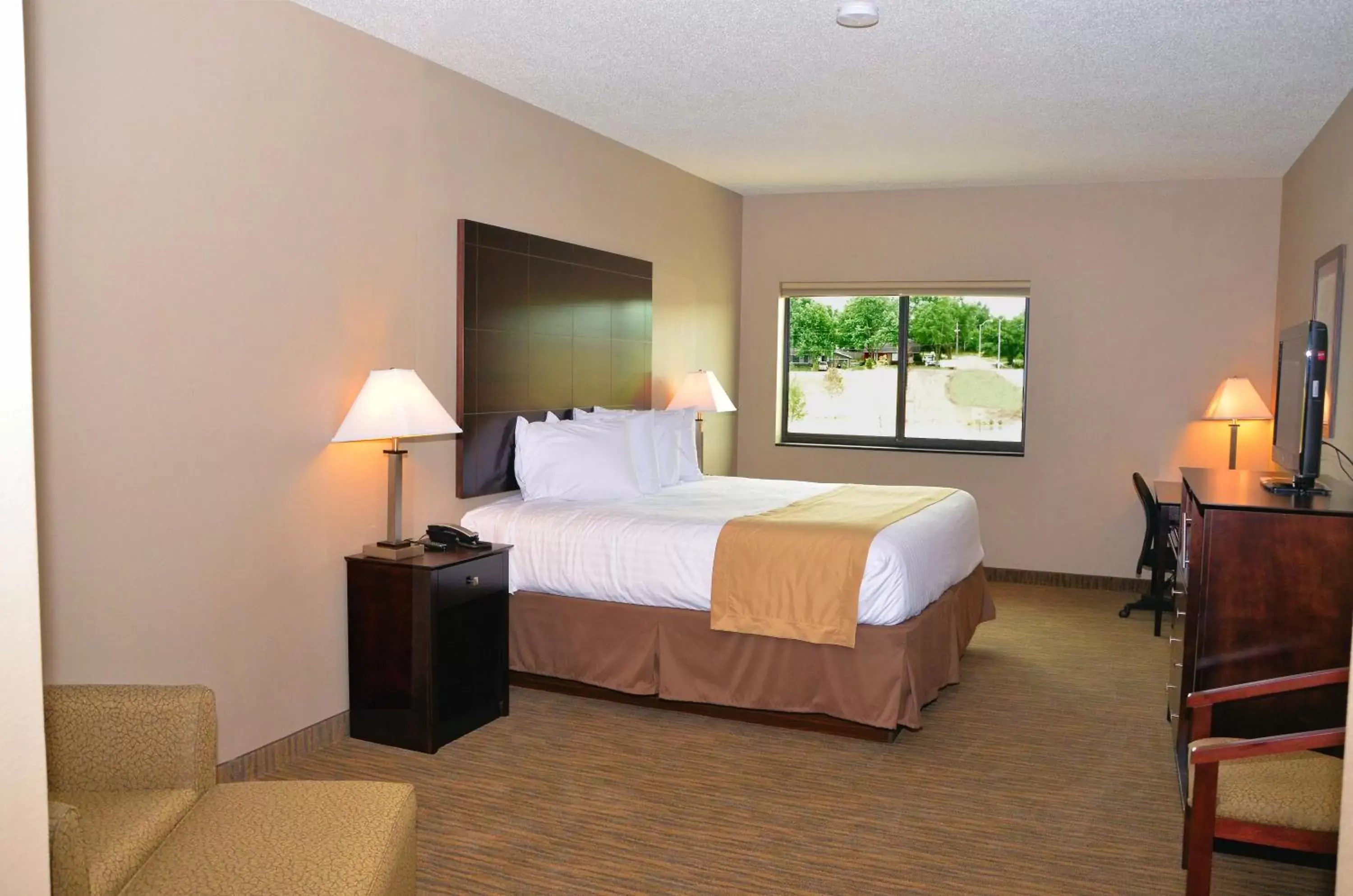 King Room - Disability Access in Qube Hotel - Polk City King Room - Disability Access in Qube Hotel - Polk City