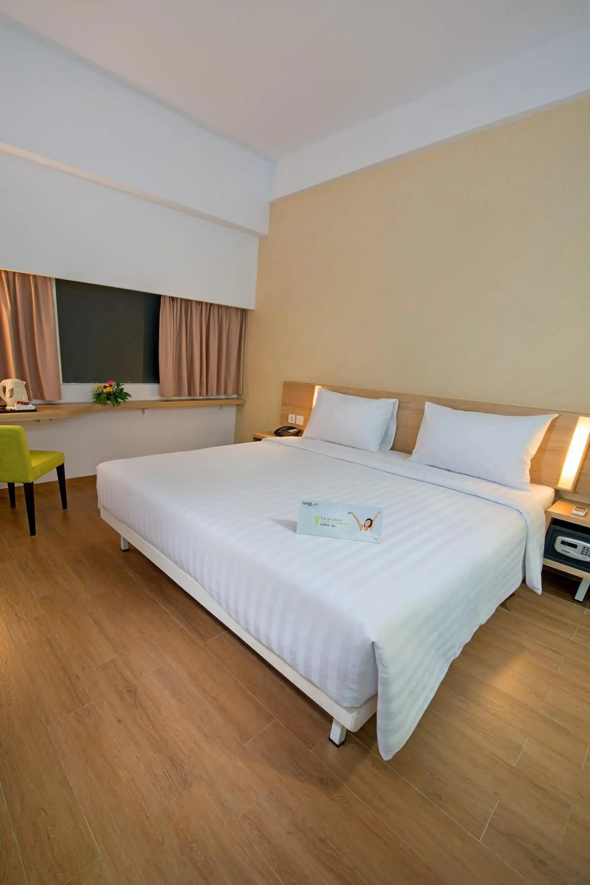 Standard Double Room in Whiz Prime Hotel Pajajaran Bogor Standard Double Room in Whiz Prime Hotel Pajajaran Bogor