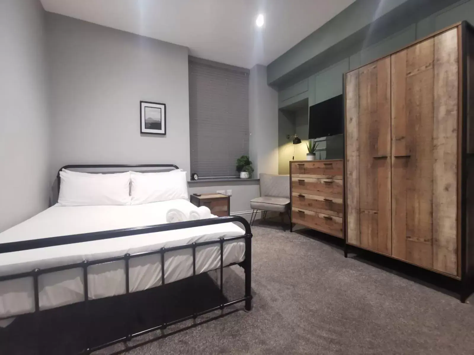 Double Room in Mansel House - by TIFA Stays Double Room in Mansel House - by TIFA Stays