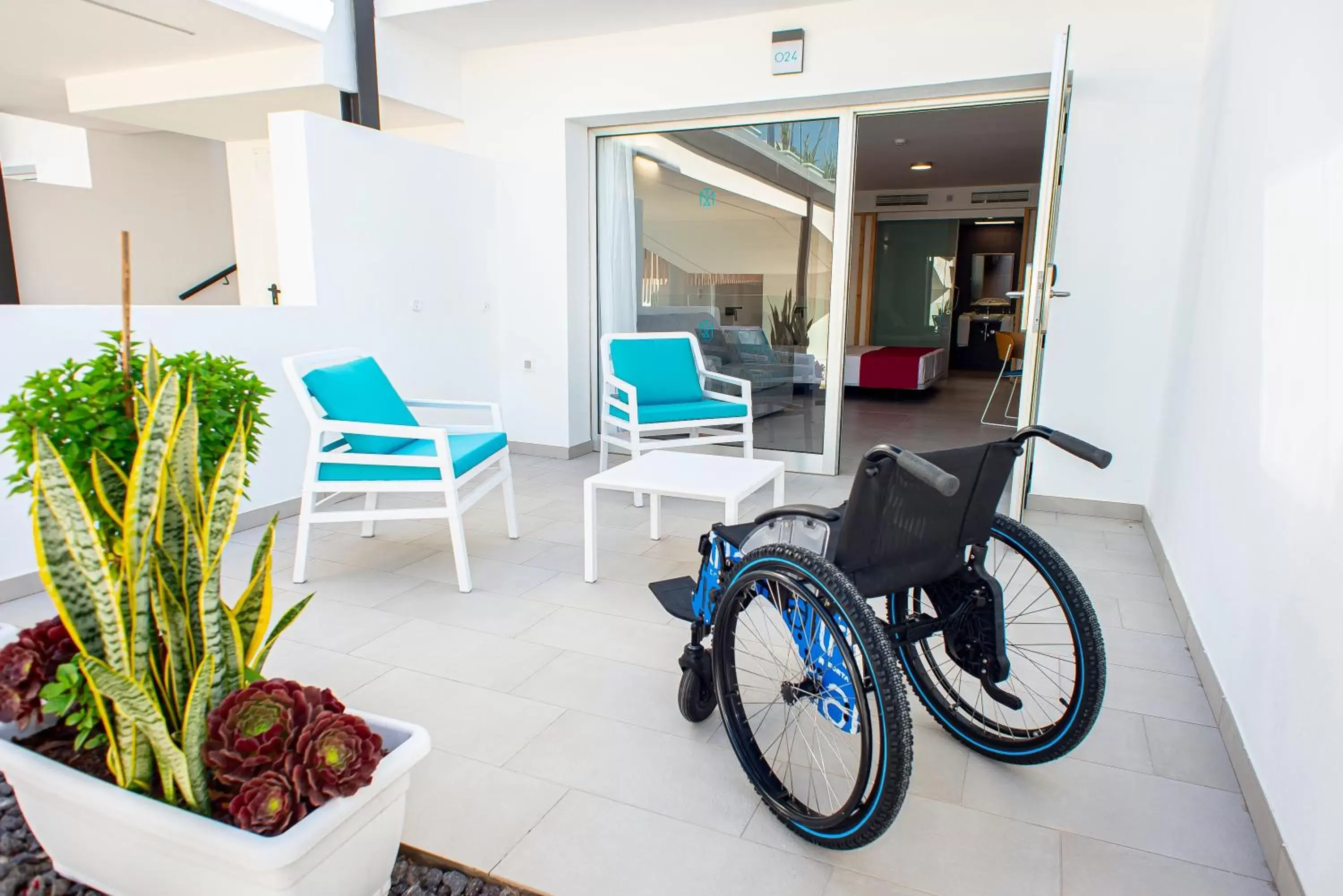 Junior Suite with Terrace - Disability Access in Hotel Taimar Junior Suite with Terrace - Disability Access in Hotel Taimar