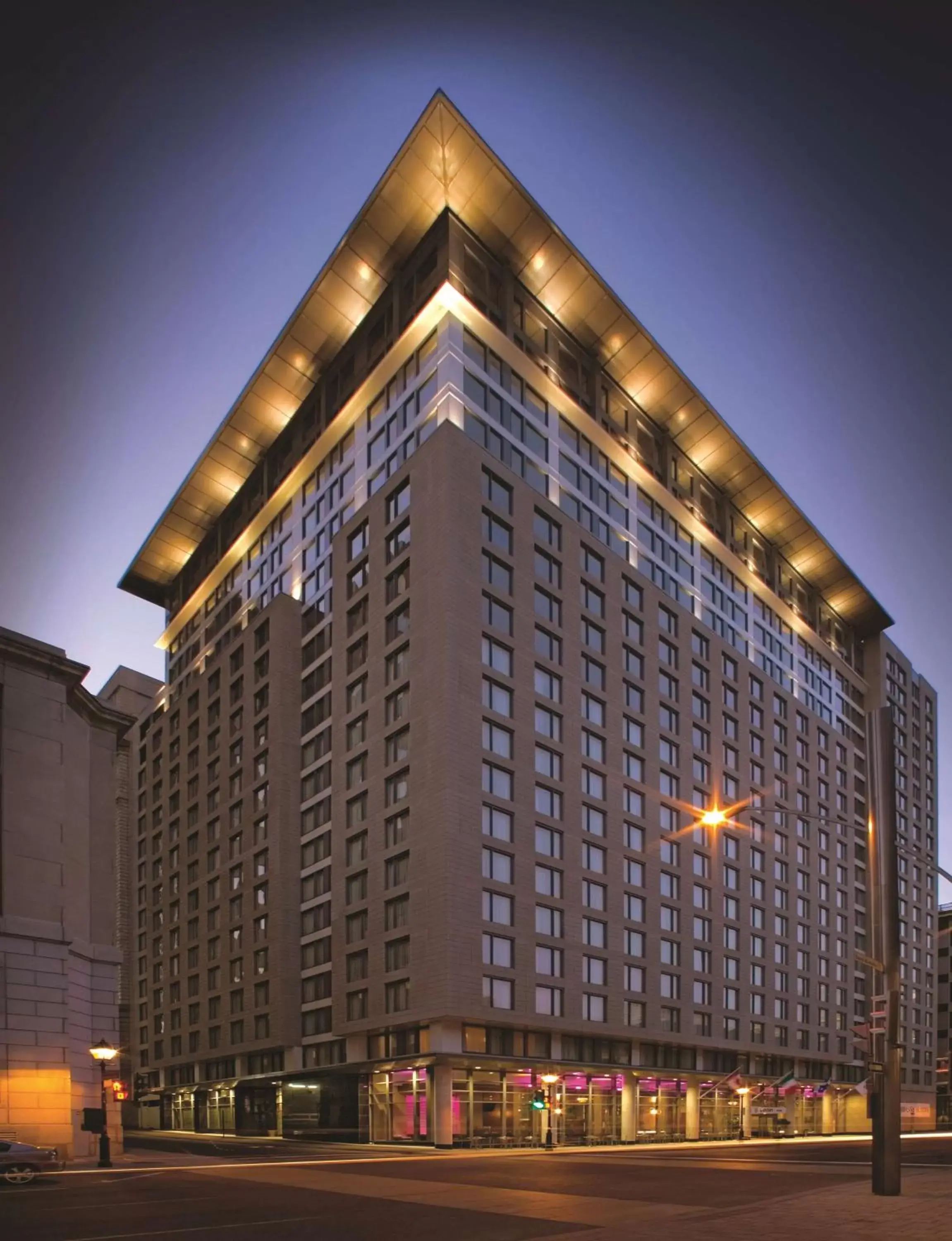 Embassy Suites by Hilton - Montreal Embassy Suites by Hilton - Montreal