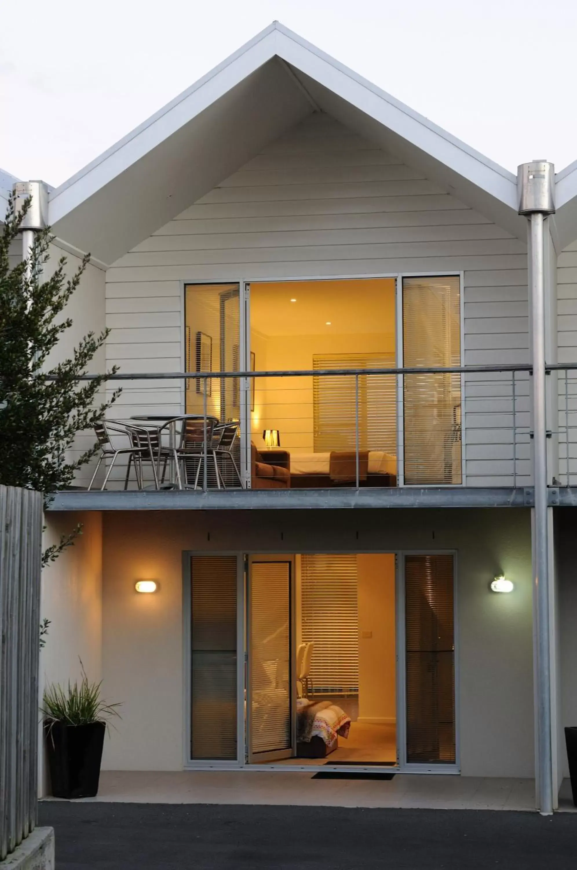 Loft Apartment in Ashmont Motel and Apartments Loft Apartment in Ashmont Motel and Apartments