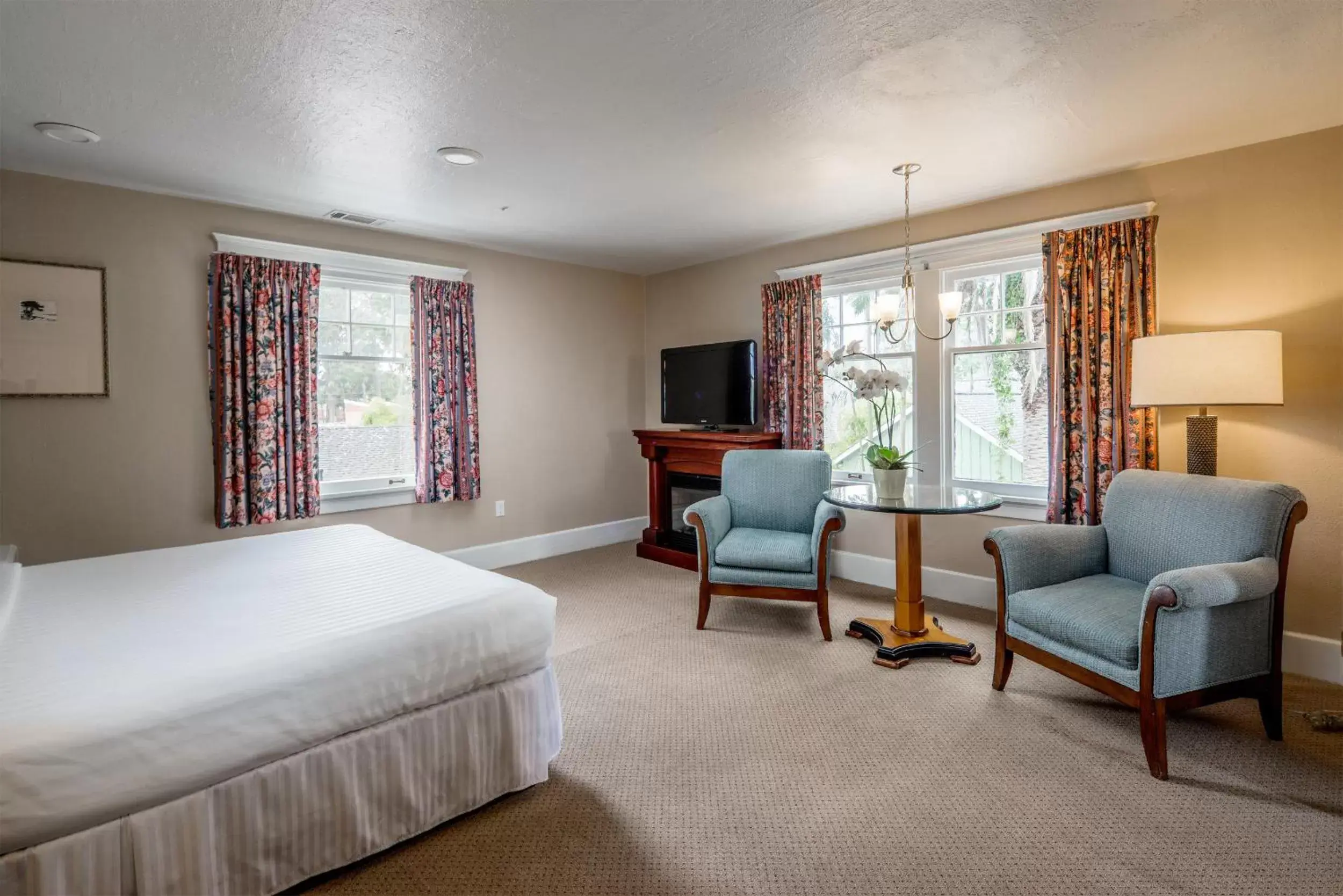 Family Suite in Butterfly Grove Inn Family Suite in Butterfly Grove Inn