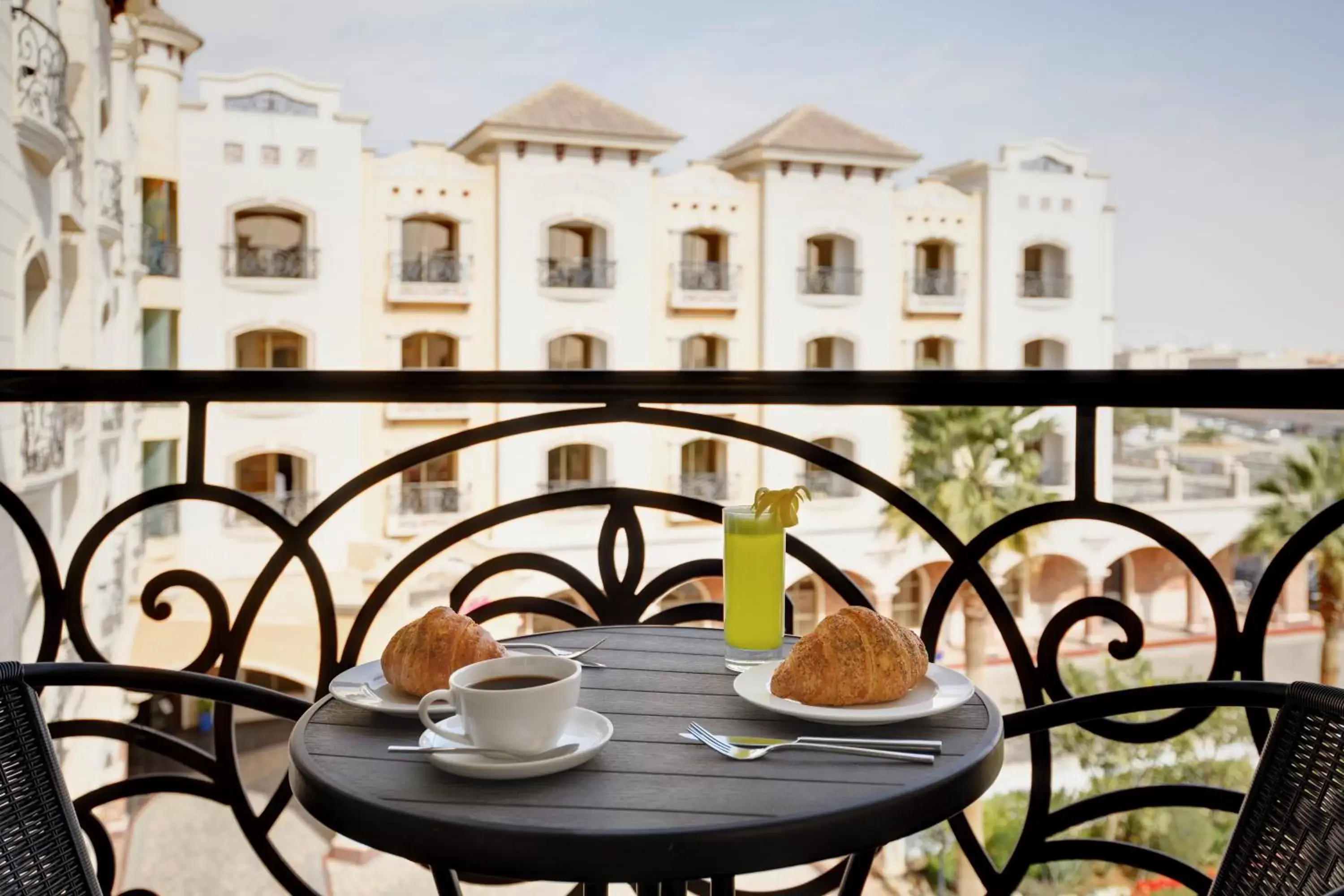 One-Bedroom King Suite with Living/Dining in Crowne Plaza Riyadh Al Waha by IHG One-Bedroom King Suite with Living/Dining in Crowne Plaza Riyadh Al Waha by IHG