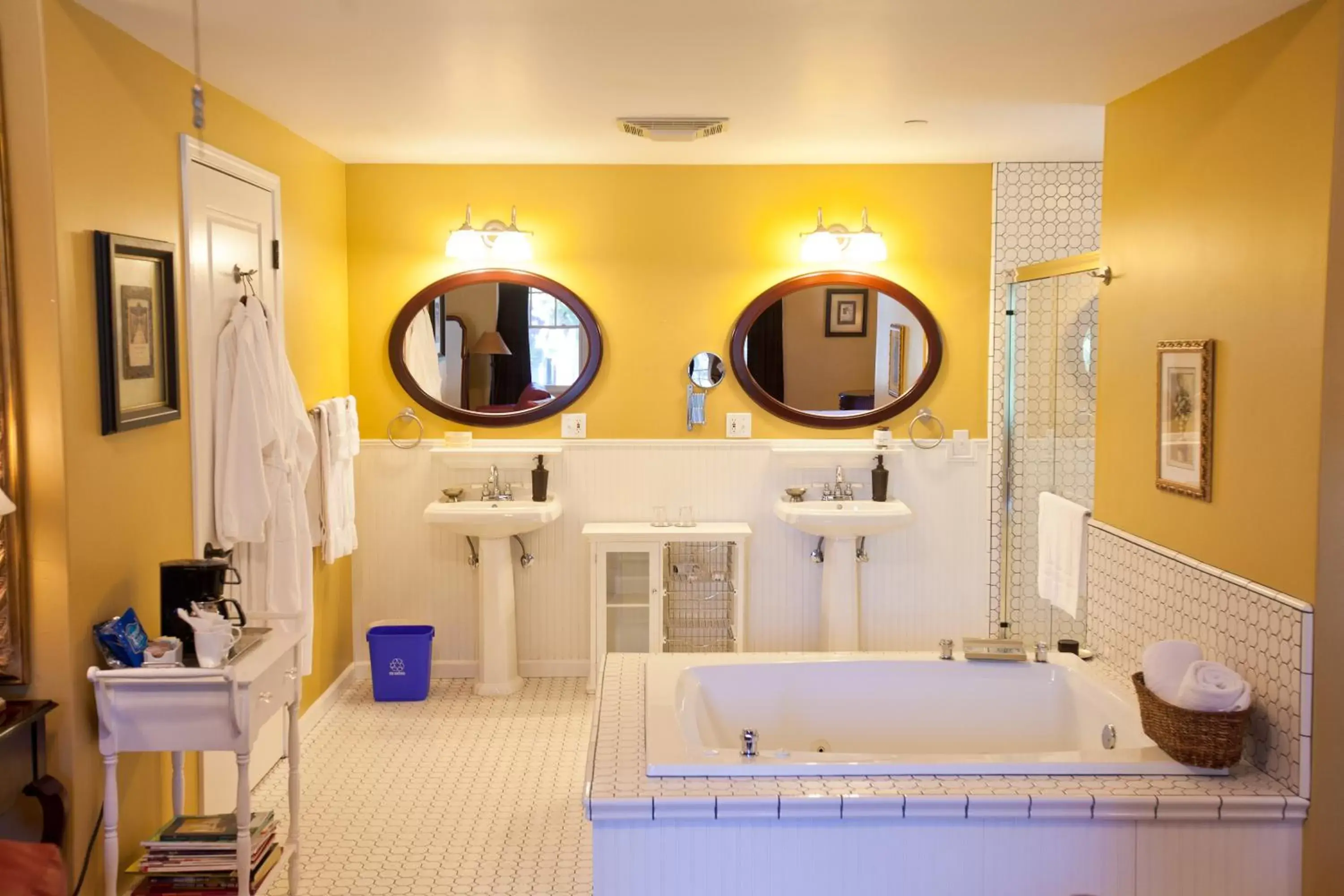 King Suite with Spa Bath in The Inn on First King Suite with Spa Bath in The Inn on First