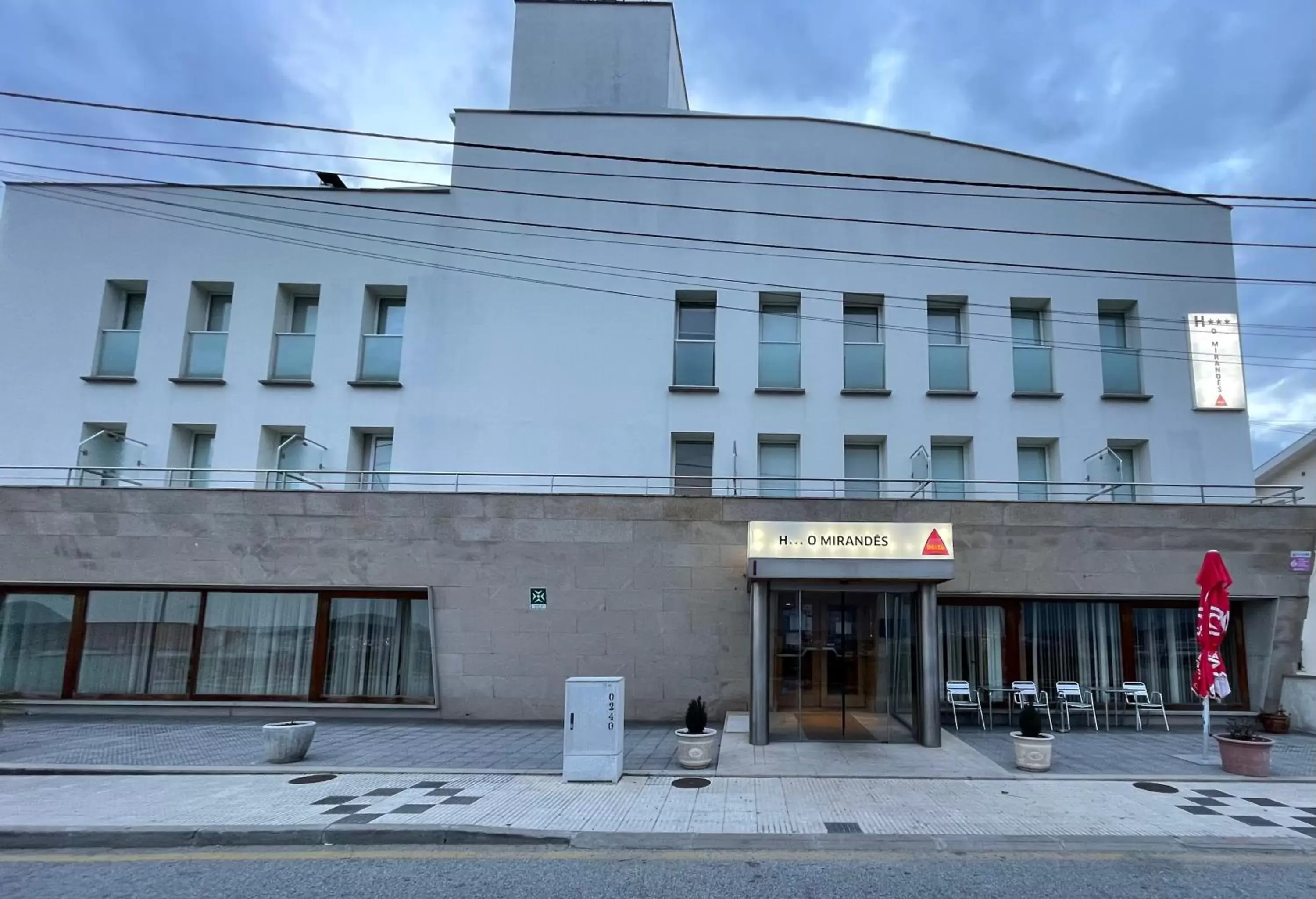 Restaurant/places to eat, Property Building in Hotel O Mirandes Restaurant/places to eat, Property Building in Hotel O Mirandes