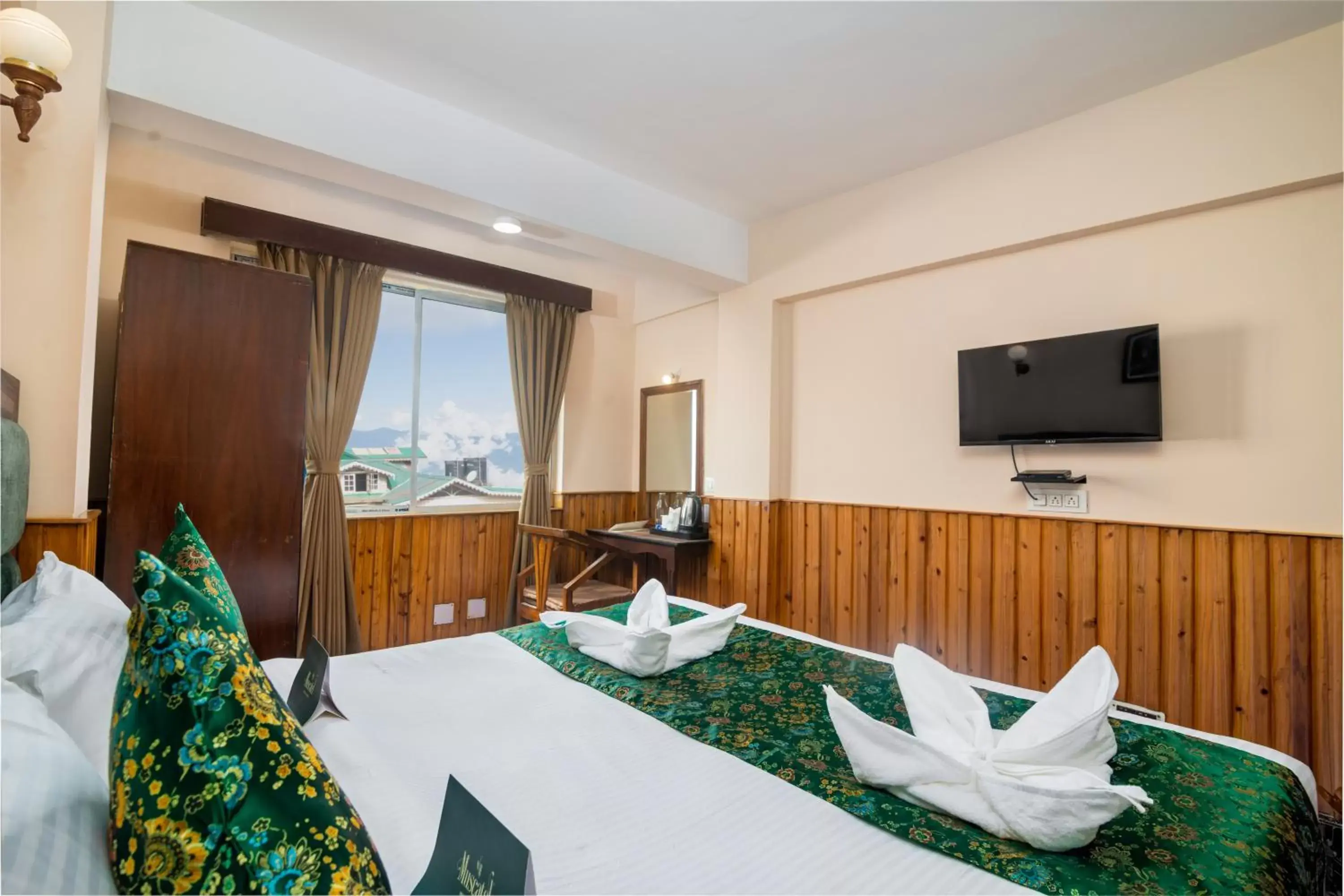 Superior Double Room in Muscatel Roma - 400 Mts from Mall Road Superior Double Room in Muscatel Roma - 400 Mts from Mall Road