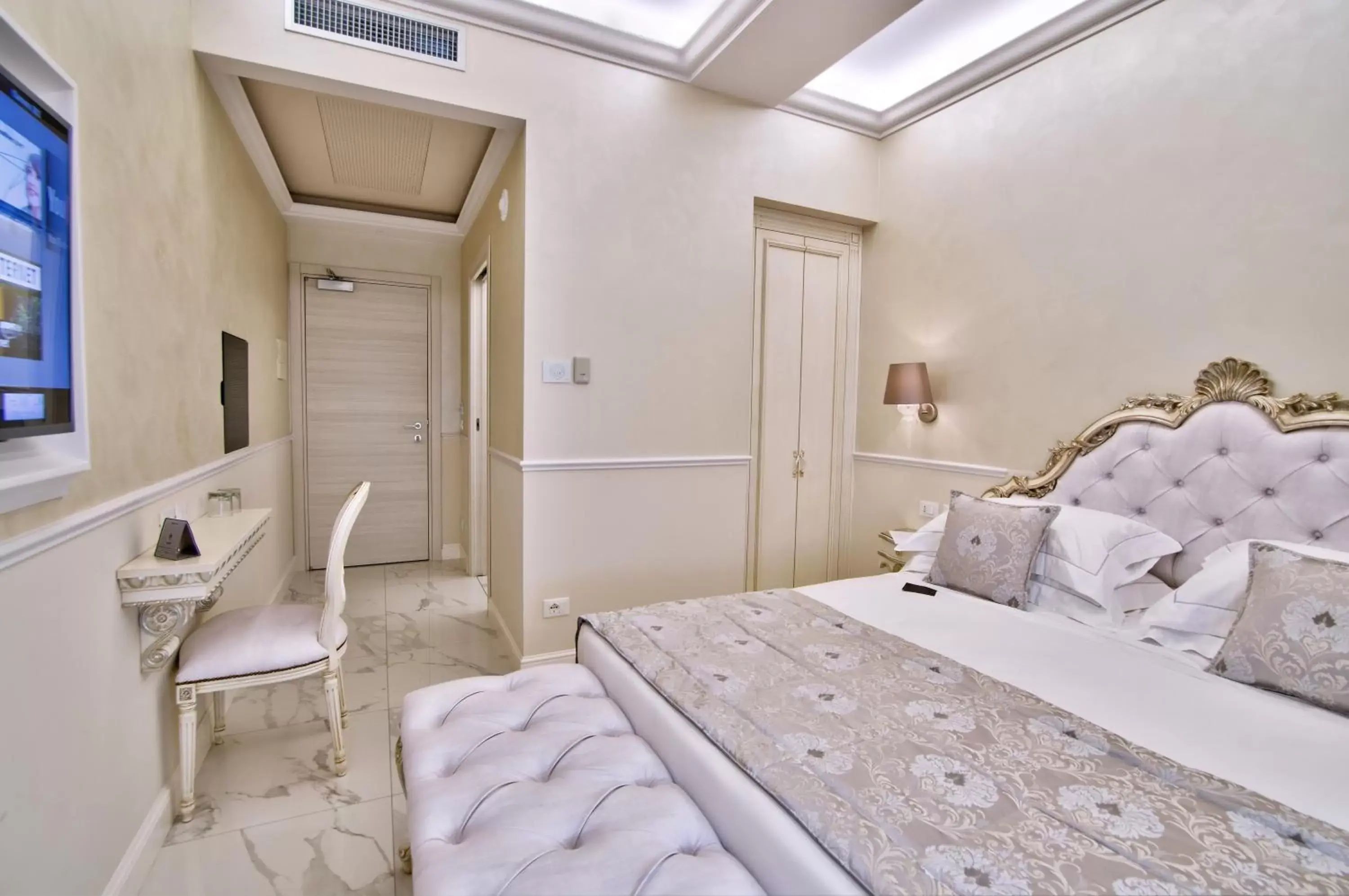 Classic Double Room with SPA access in The Moon Boutique Hotel & Spa Classic Double Room with SPA access in The Moon Boutique Hotel & Spa