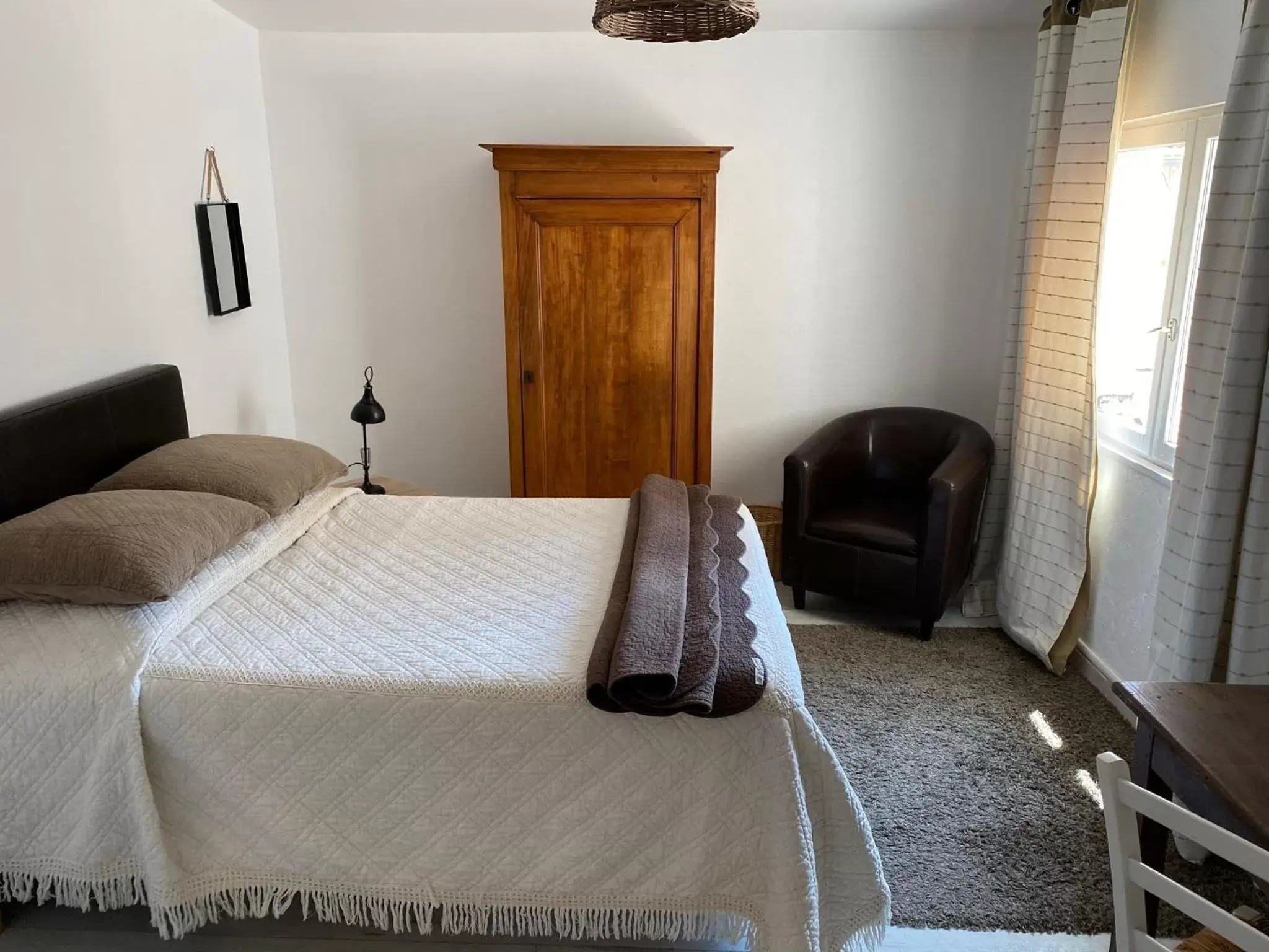 Family Room in Hôtel Restaurant Le Provençal Family Room in Hôtel Restaurant Le Provençal