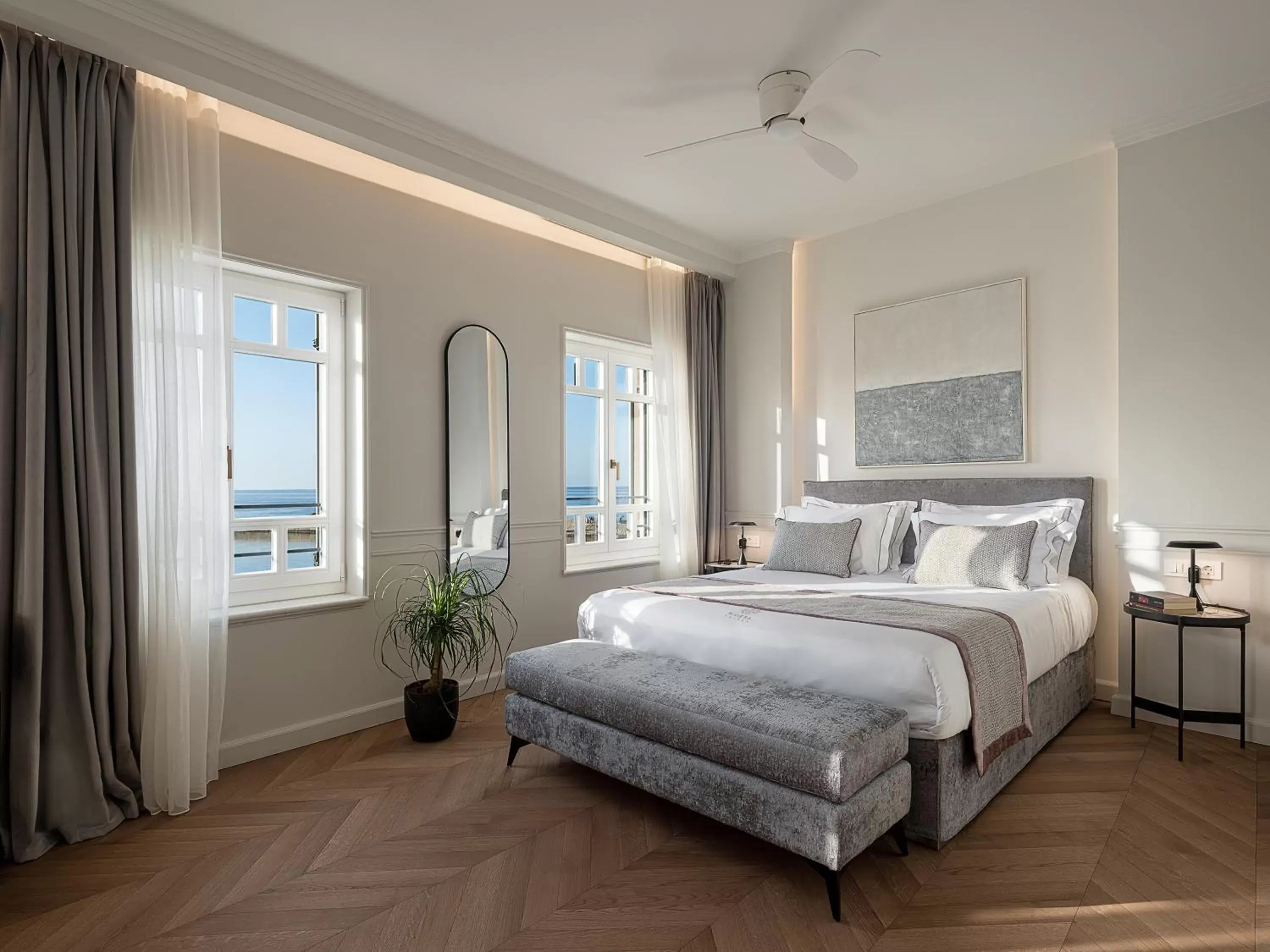 Deluxe Suite with Sea View in Riviera Suites Deluxe Suite with Sea View in Riviera Suites