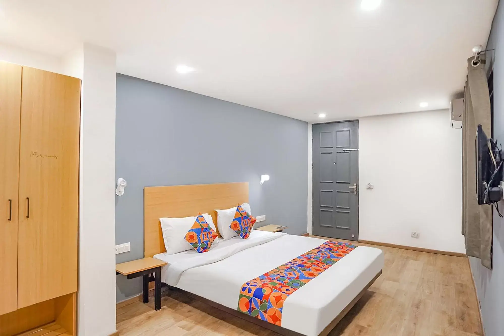 Deluxe Room - single occupancy in FabHotel F9 Sector 121 Deluxe Room - single occupancy in FabHotel F9 Sector 121