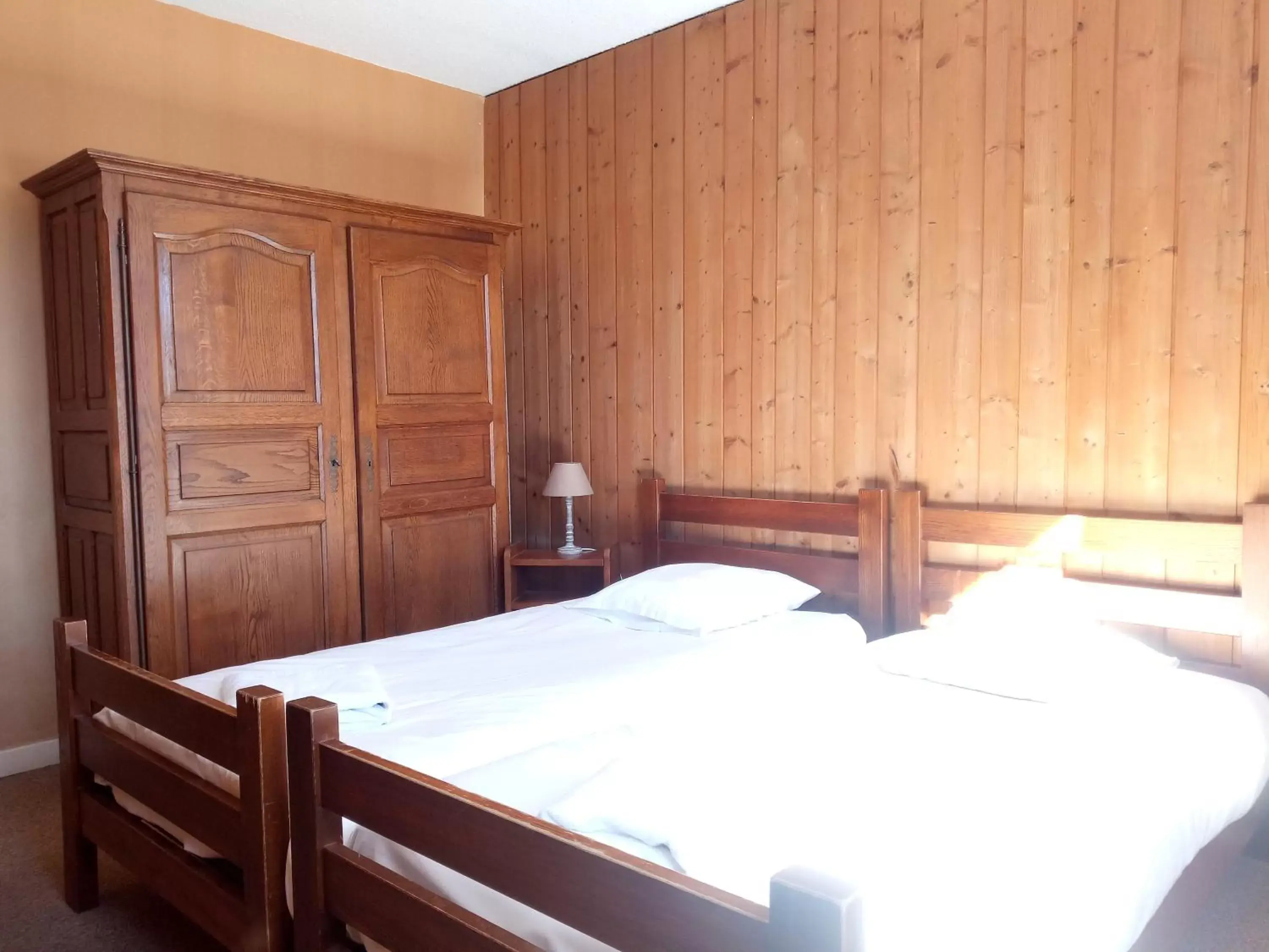 Twin Room in Espace Morteau Twin Room in Espace Morteau