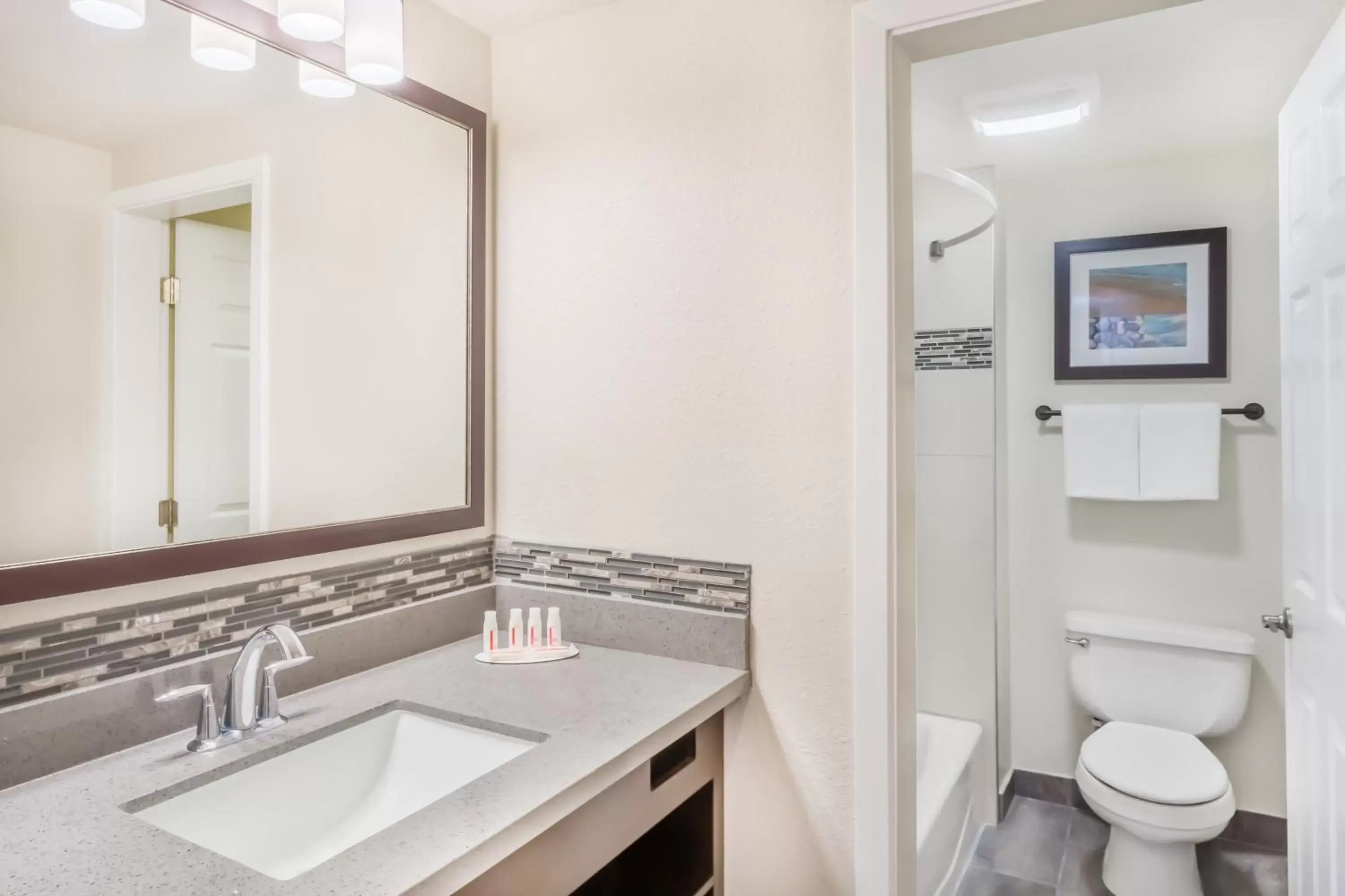 Studio Suite with Two Queen Beds - Non-Smoking in Days Inn by Wyndham Monterey Downtown Studio Suite with Two Queen Beds - Non-Smoking in Days Inn by Wyndham Monterey Downtown