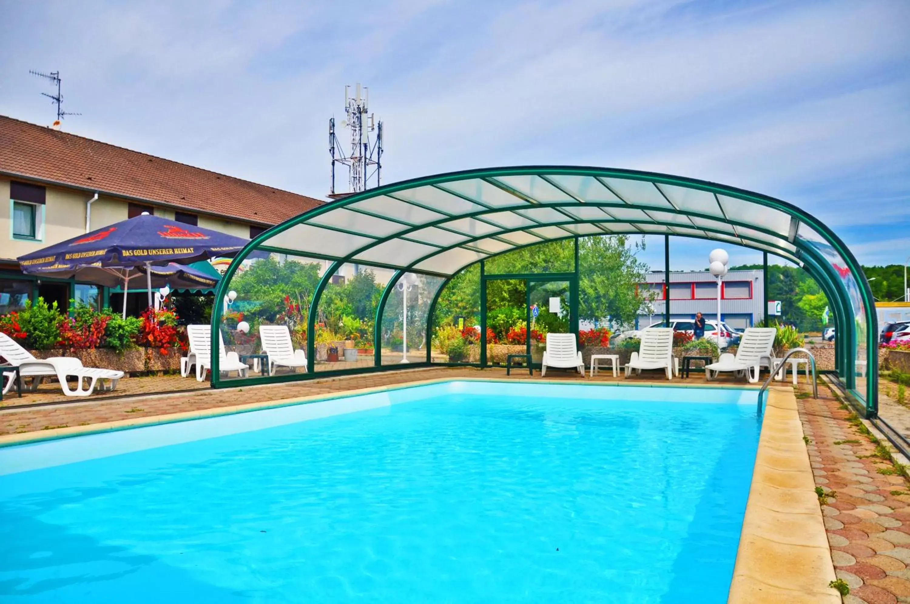 Contact Hôtel Arc-En-Ciel - Réouverture - Rénové Contact Hôtel Arc-En-Ciel - Réouverture - Rénové