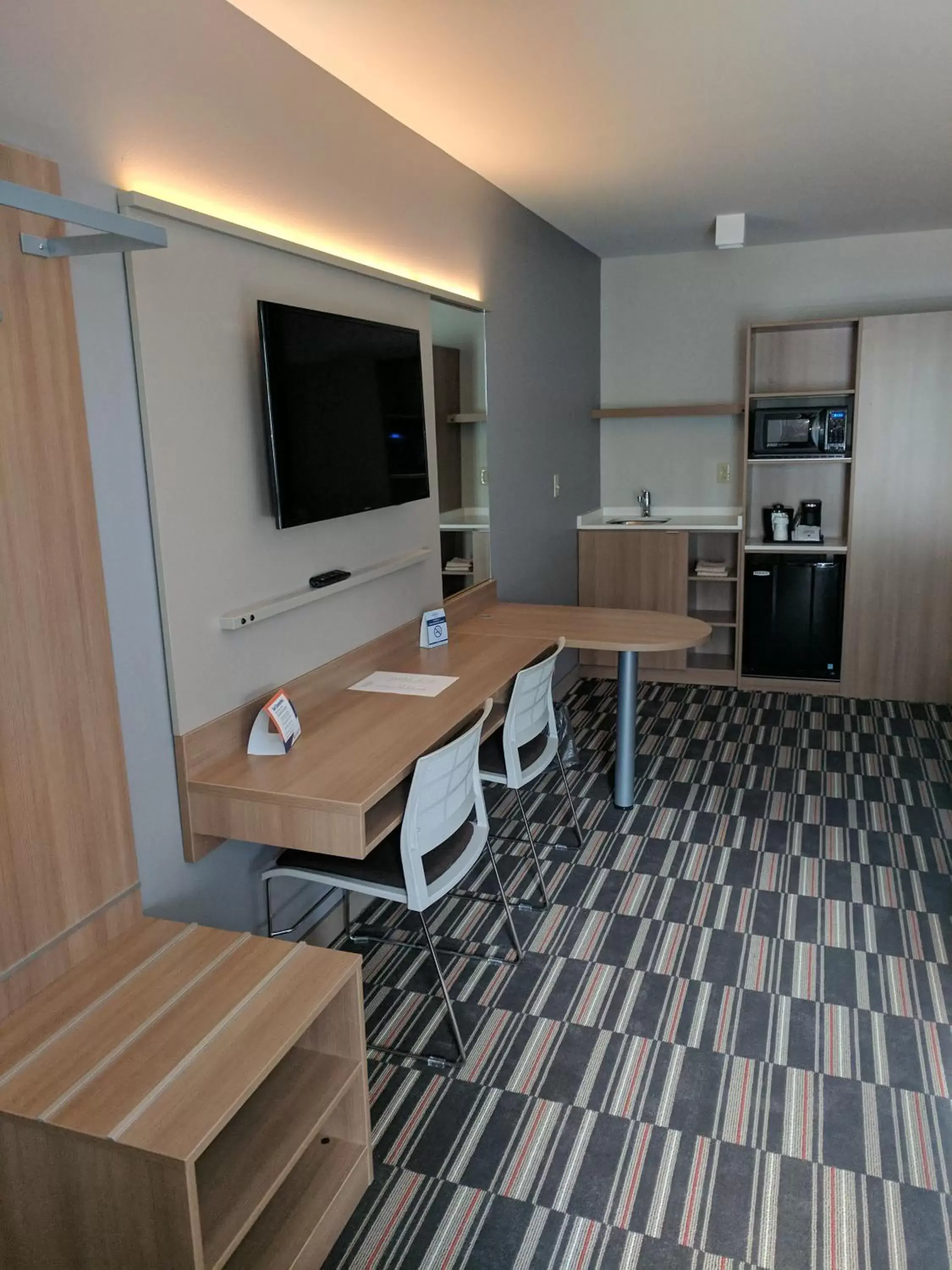 Queen Studio Suite - Non-Smoking in Microtel Inn & Suites by Wyndham Clarion Queen Studio Suite - Non-Smoking in Microtel Inn & Suites by Wyndham Clarion