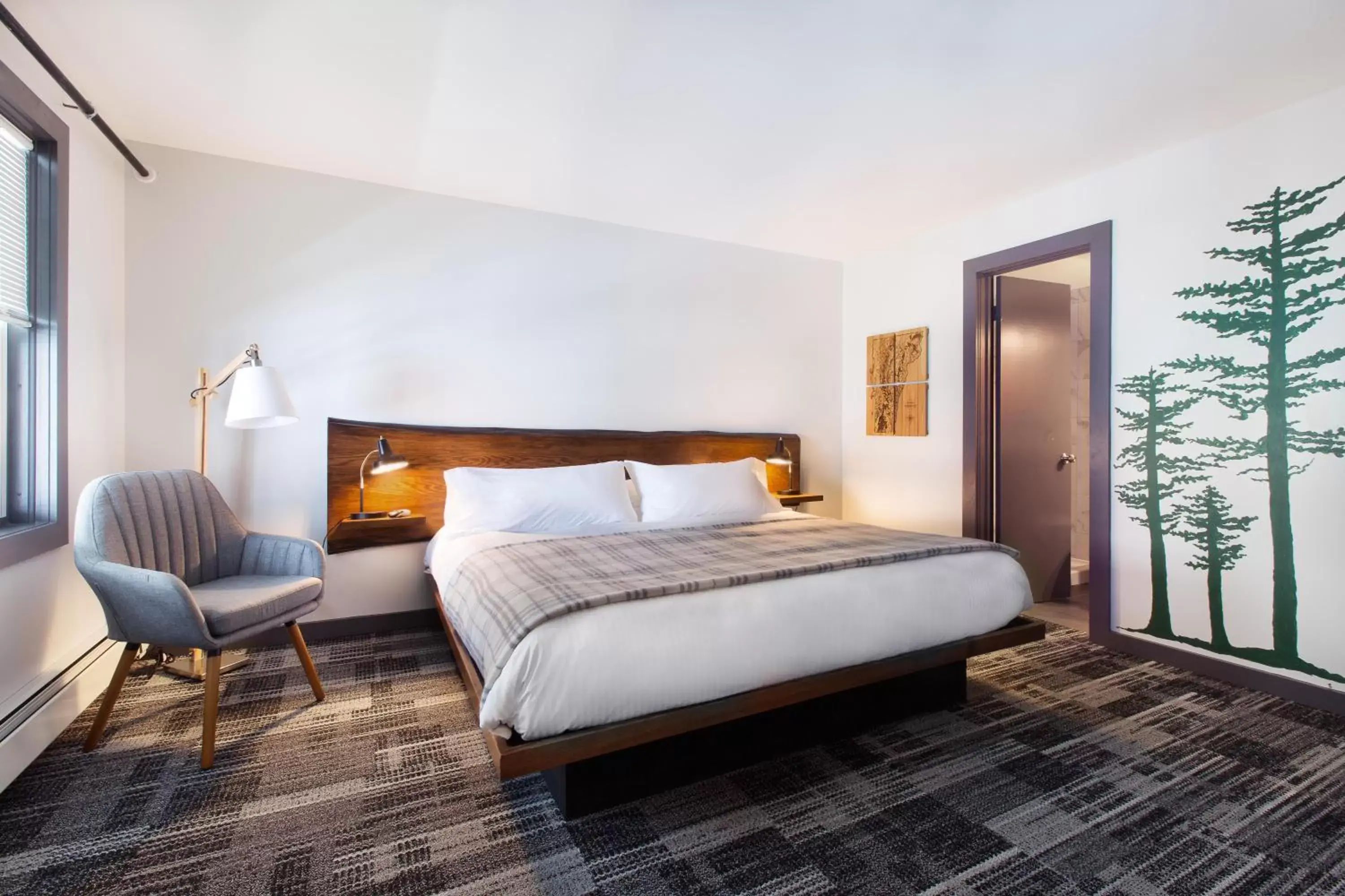 King Room in Main and Mountain King Room in Main and Mountain