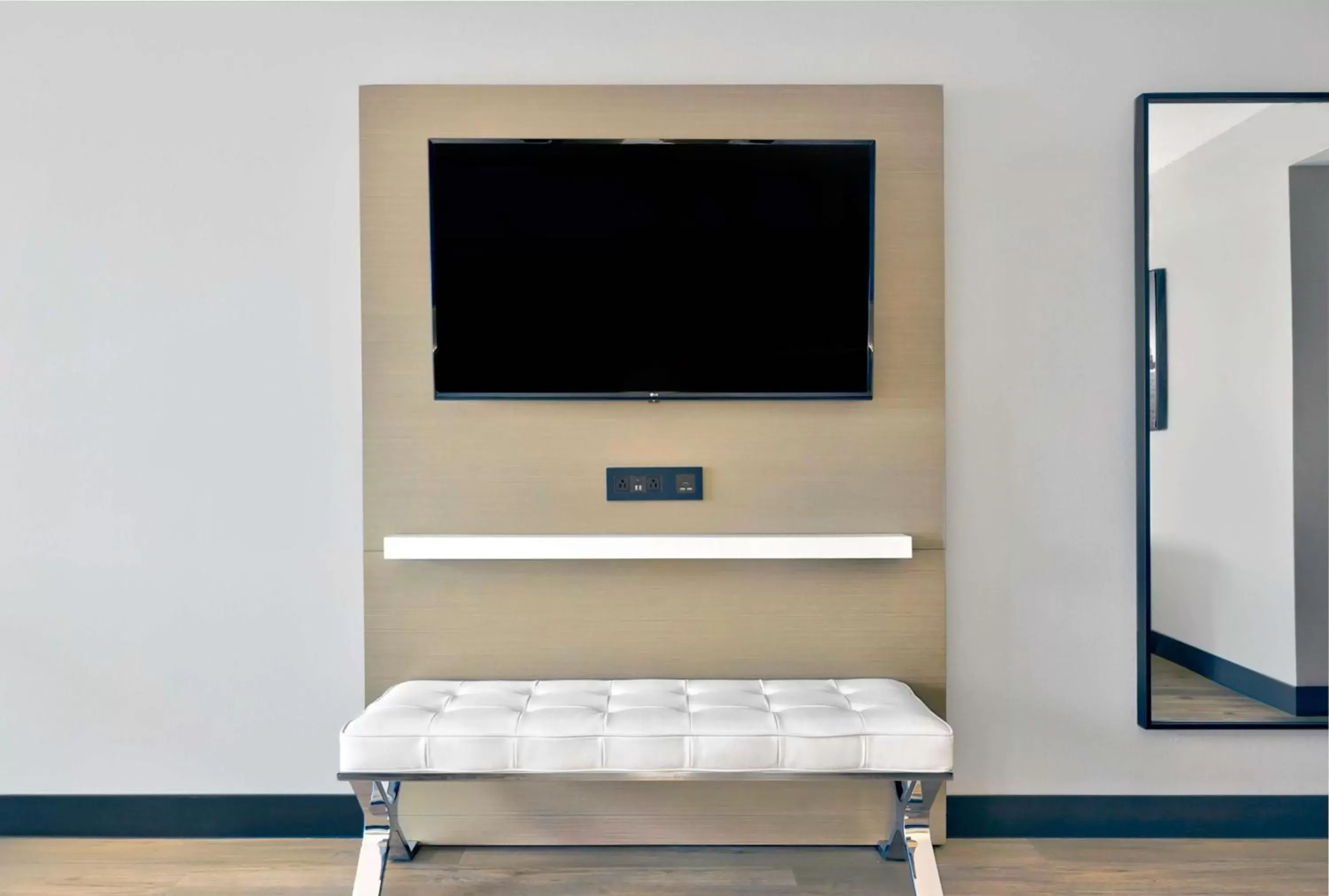 Queen Room with Two Queens and Partial View in DoubleTree by Hilton Davenport Queen Room with Two Queens and Partial View in DoubleTree by Hilton Davenport