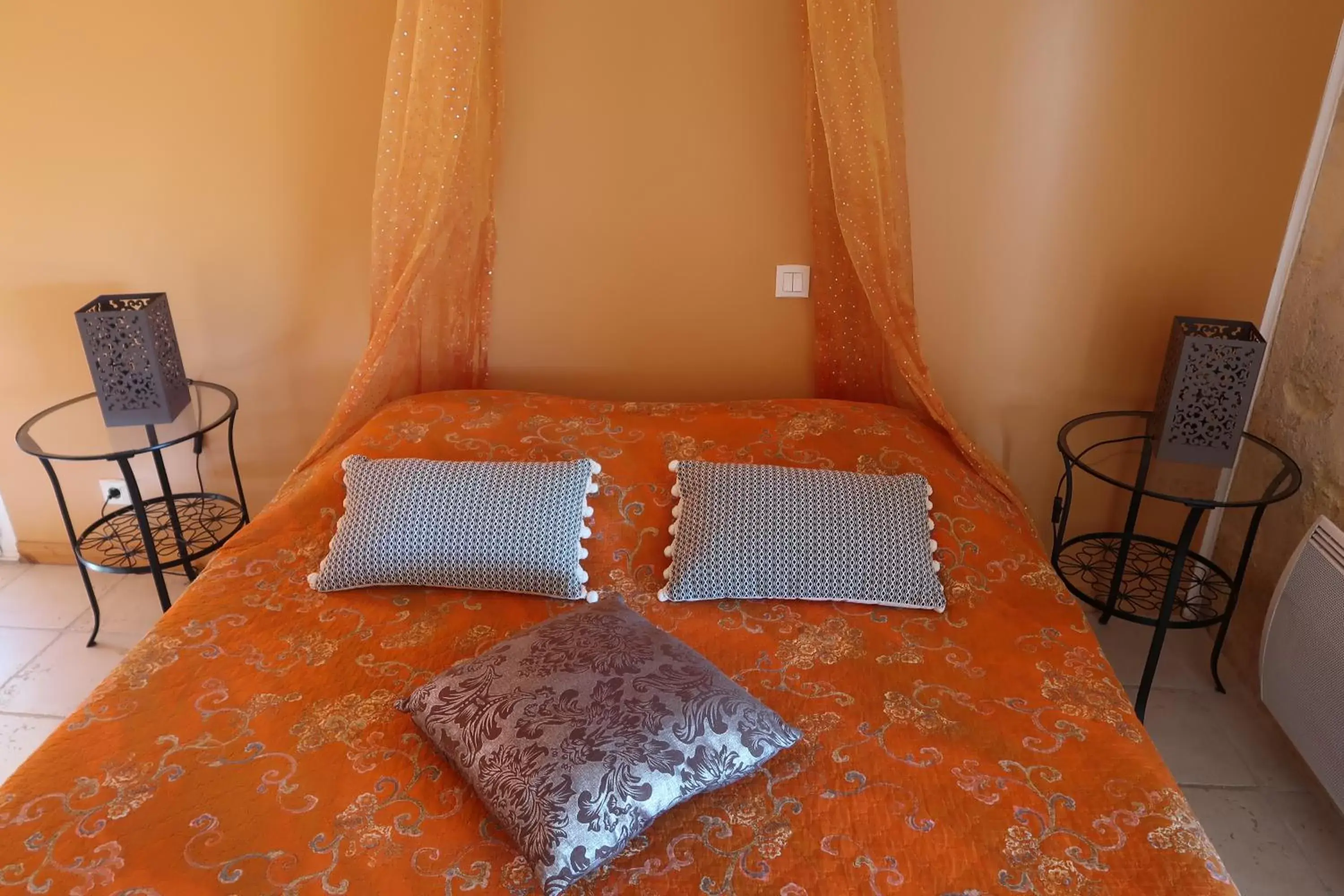 Double Room with Private External Bathroom in l'Orangerie de La Pontête Double Room with Private External Bathroom in l'Orangerie de La Pontête