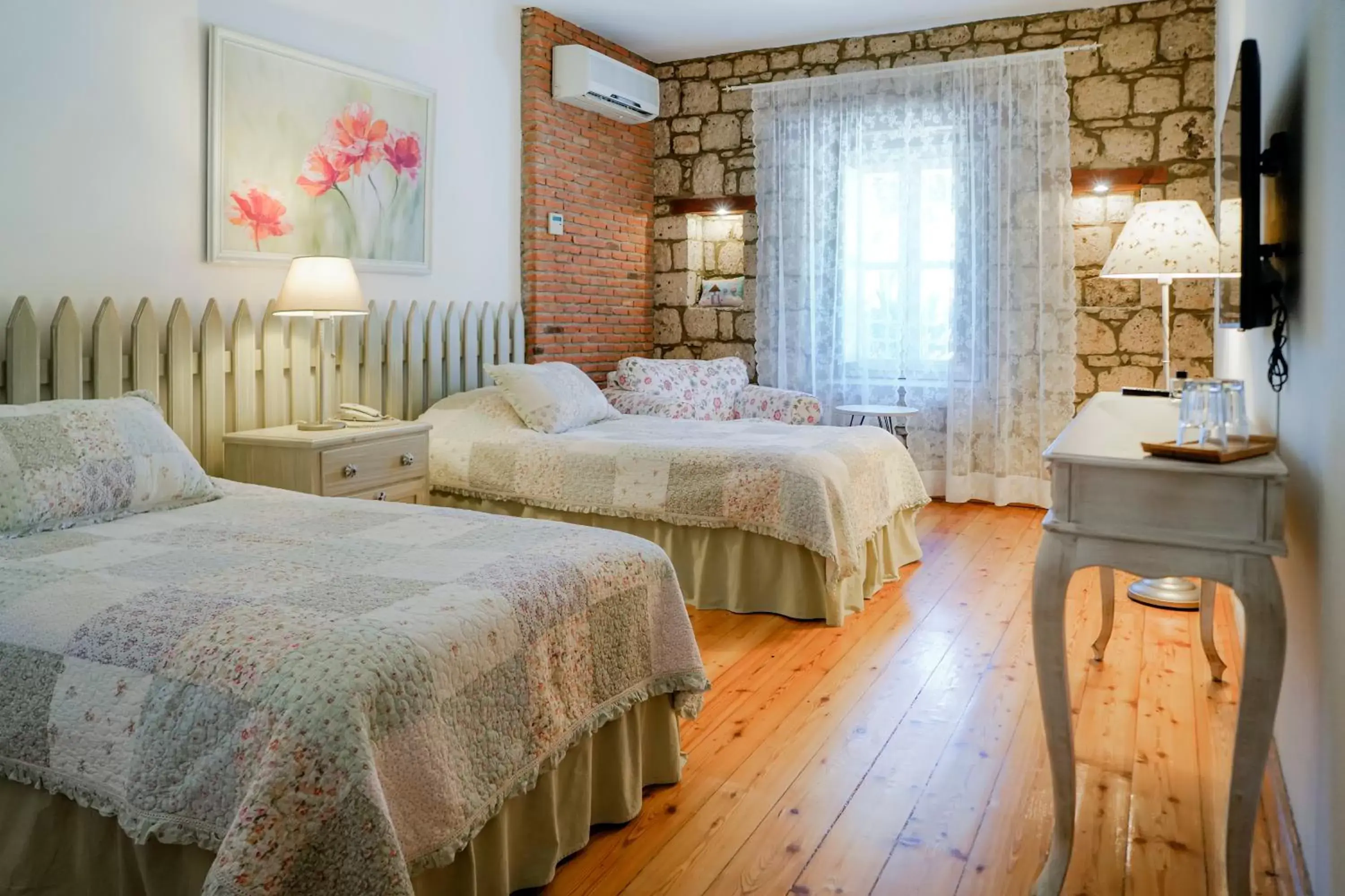 Standard Double or Twin Room in Cadde 75 Luxury Hotel - Alaçatı Standard Double or Twin Room in Cadde 75 Luxury Hotel - Alaçatı