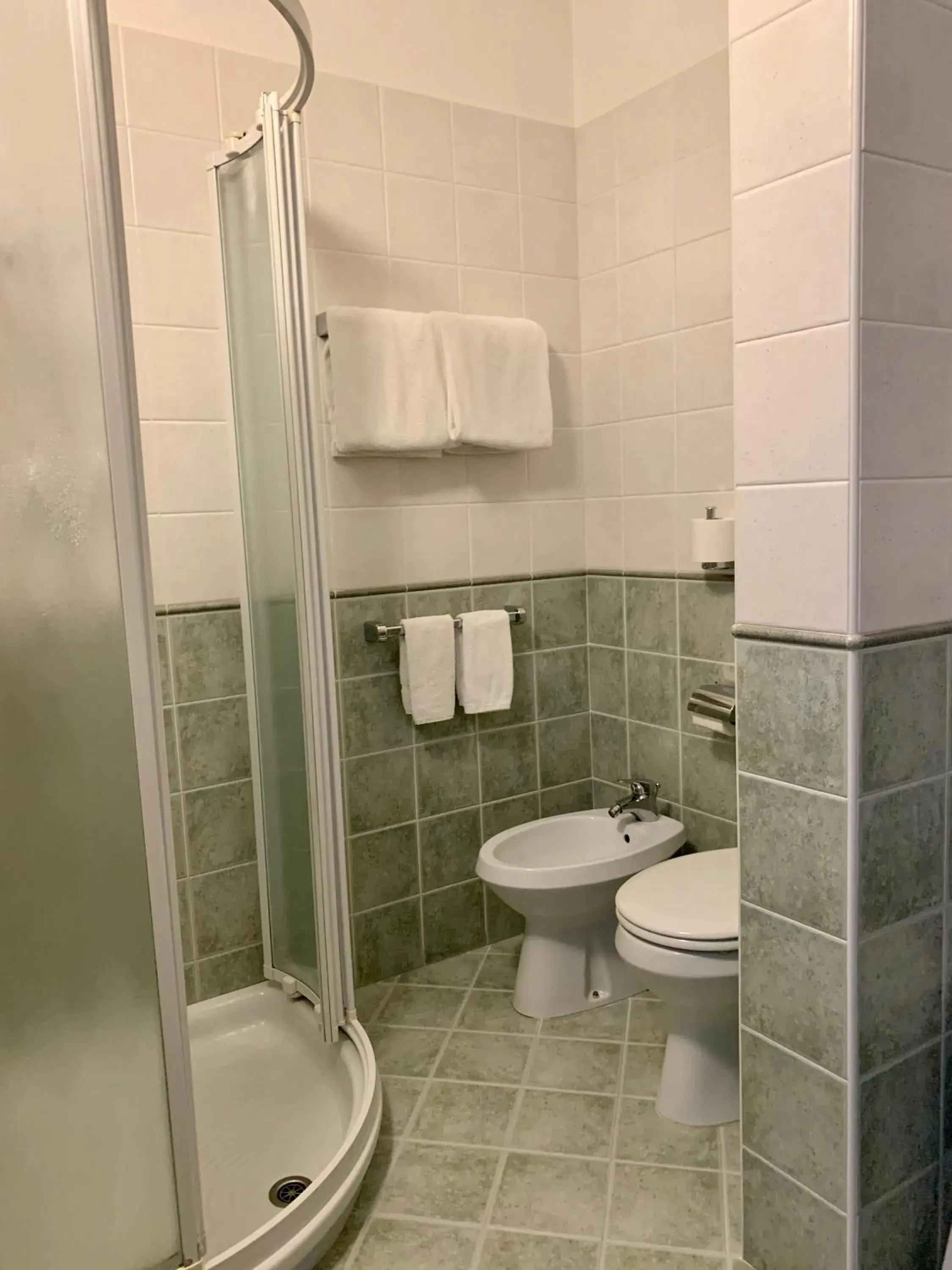 Double Room with Balcony - single occupancy in Hotel Serena Double Room with Balcony - single occupancy in Hotel Serena