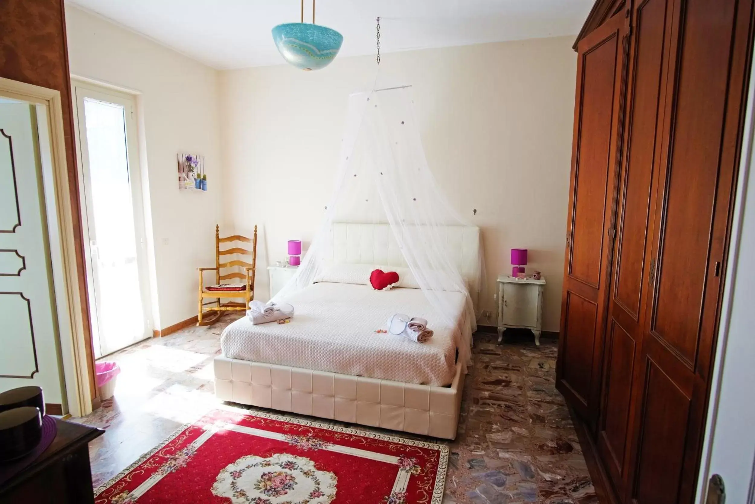 Double Room with Balcony in Bed and Breakfast Romantica Evasione Double Room with Balcony in Bed and Breakfast Romantica Evasione