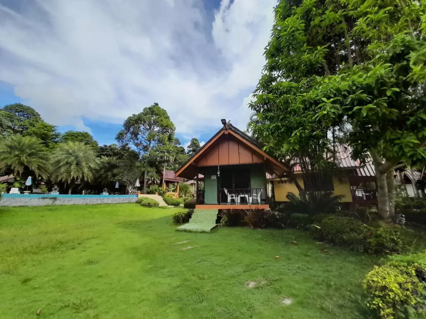 Bungalow with Sea View in Koh Chang Bailan Beach Resort Bungalow with Sea View in Koh Chang Bailan Beach Resort