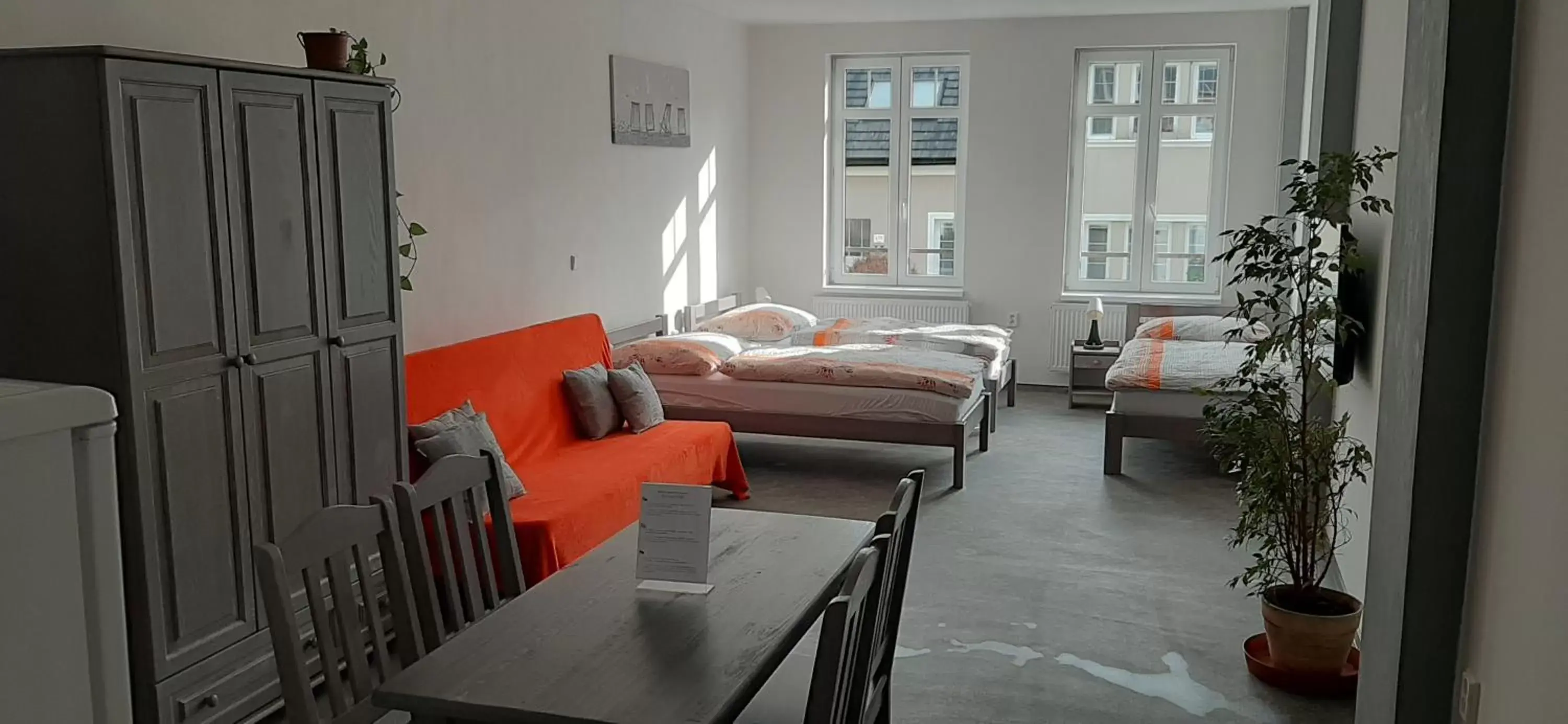 Comfort Triple Room with Shower in Pension Fontána Svitavy Comfort Triple Room with Shower in Pension Fontána Svitavy