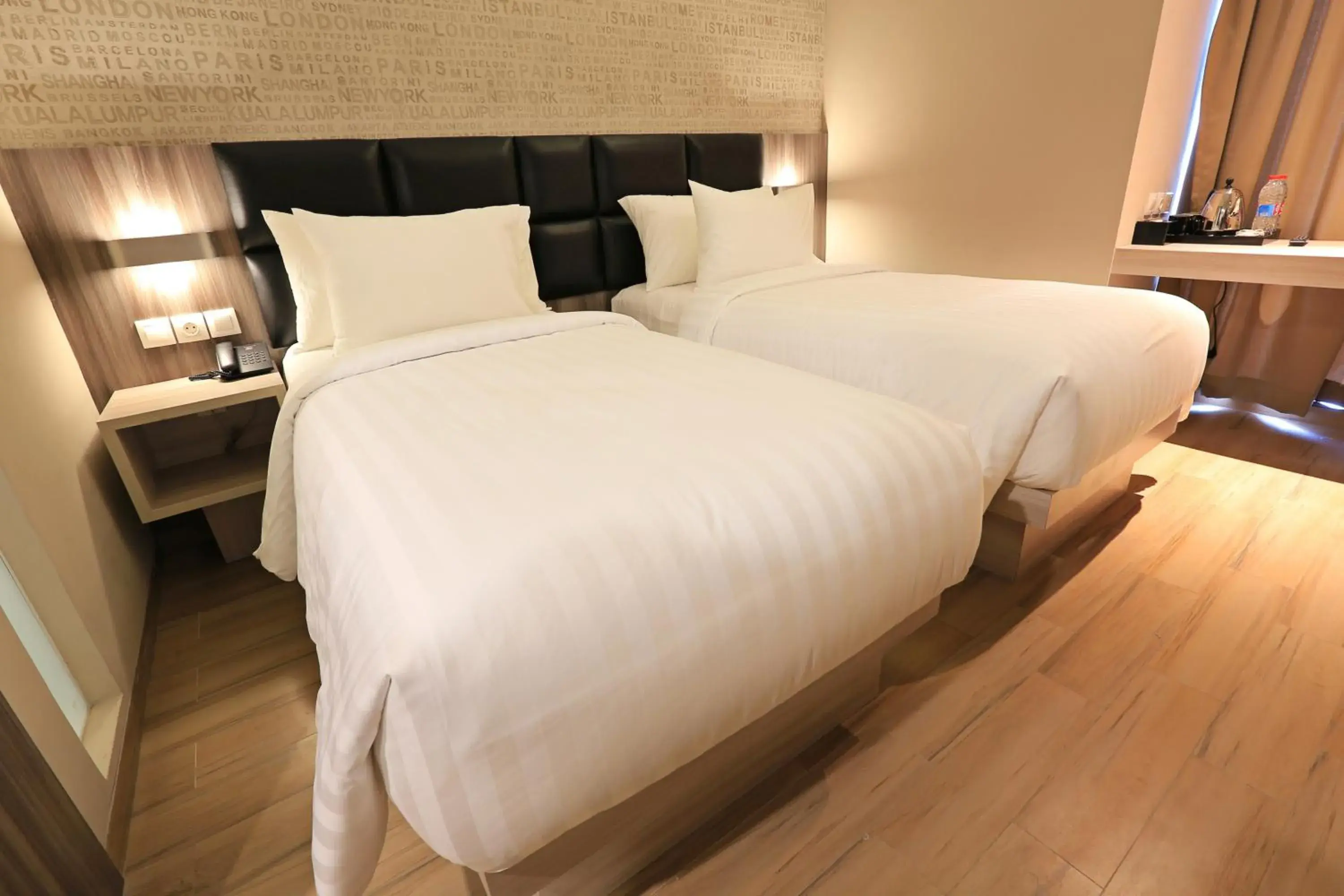 Deluxe Twin Room in Luminor Hotel Jambi Kebun Jeruk By WH Deluxe Twin Room in Luminor Hotel Jambi Kebun Jeruk By WH