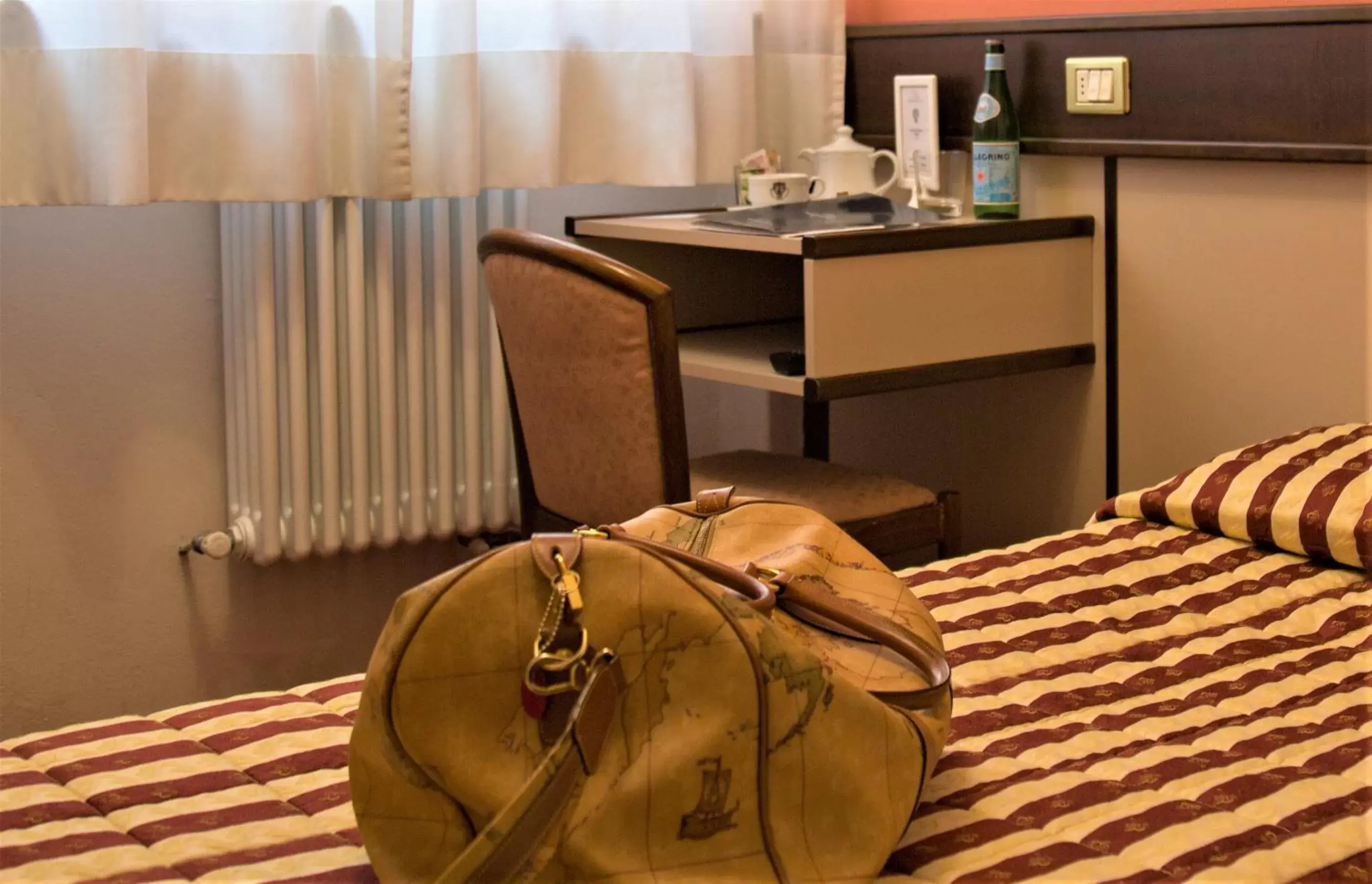 Single Room in Bes Hotel Papa San Pellegrino Terme Single Room in Bes Hotel Papa San Pellegrino Terme