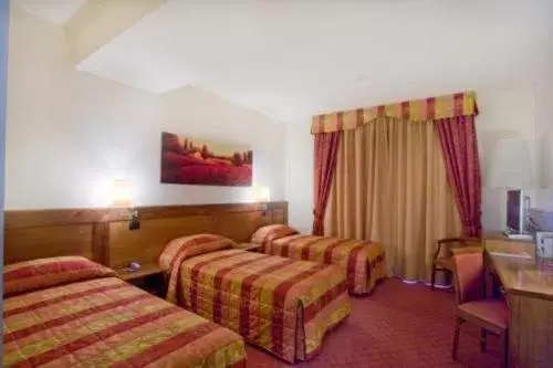 Triple Room in Hotel Master Triple Room in Hotel Master