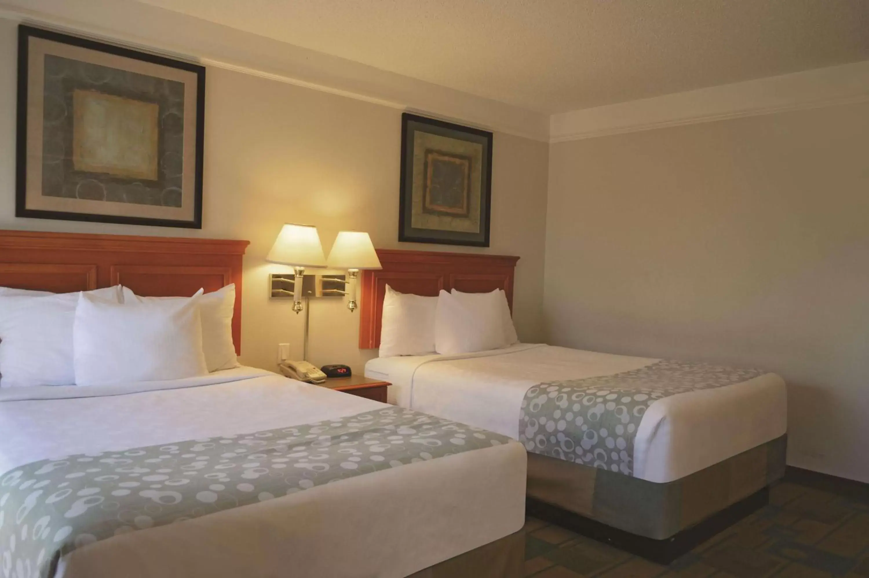 Deluxe Room with Two Double Beds in La Quinta Inn by Wyndham Austin Oltorf Deluxe Room with Two Double Beds in La Quinta Inn by Wyndham Austin Oltorf