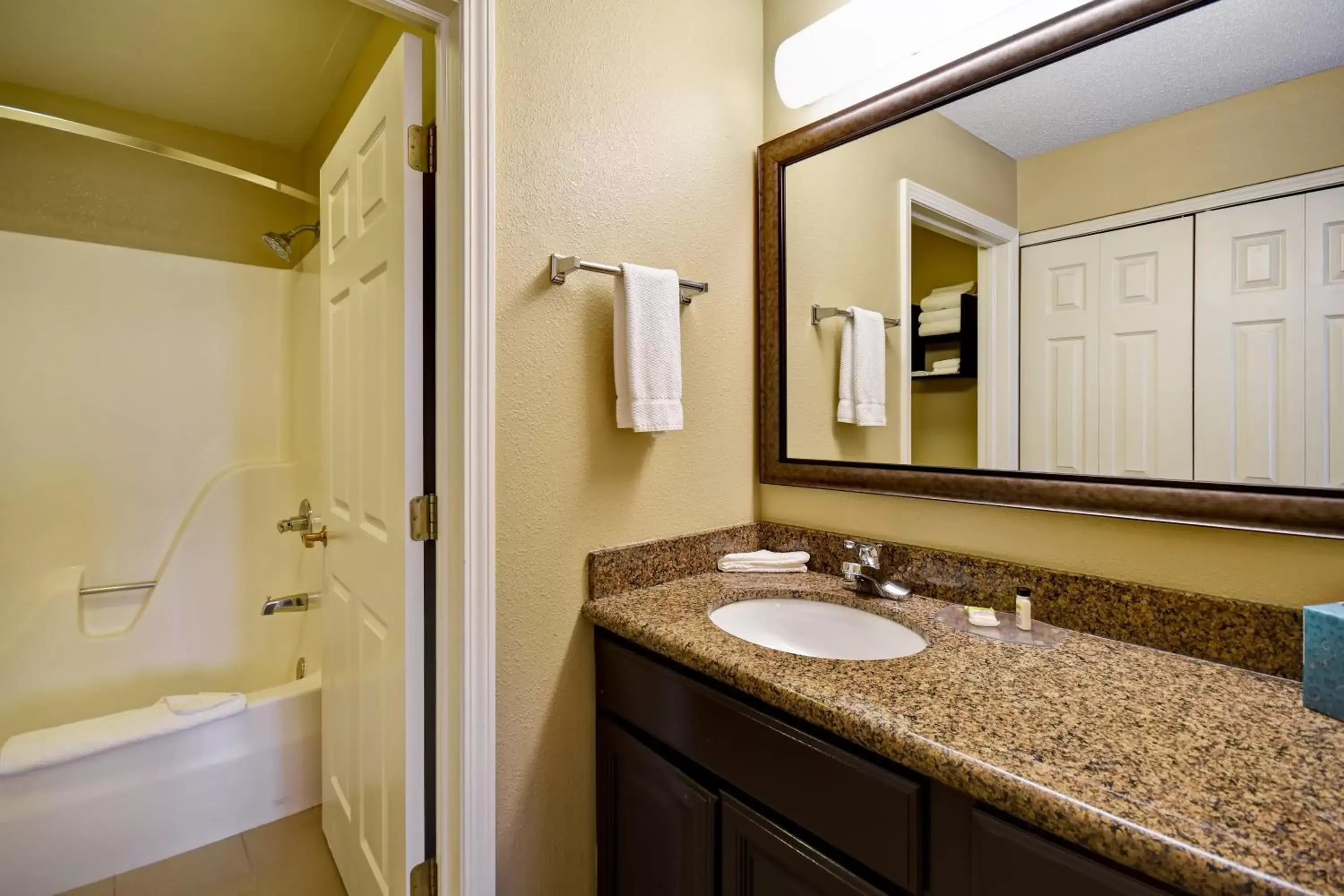 Two-Bedroom Suite with One Queen and Two Double Beds in Staybridge Suites Grand Rapids-Kentwood, an IHG Hotel Two-Bedroom Suite with One Queen and Two Double Beds in Staybridge Suites Grand Rapids-Kentwood, an IHG Hotel
