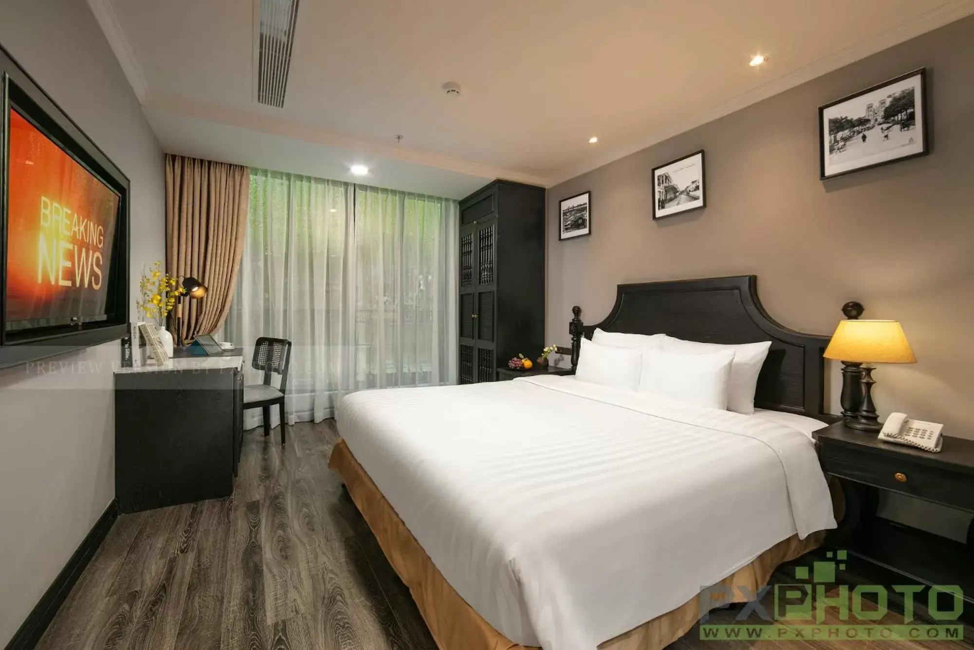 Executive Double Room with City View in Hanoi Paradise Center Hotel & Spa Executive Double Room with City View in Hanoi Paradise Center Hotel & Spa