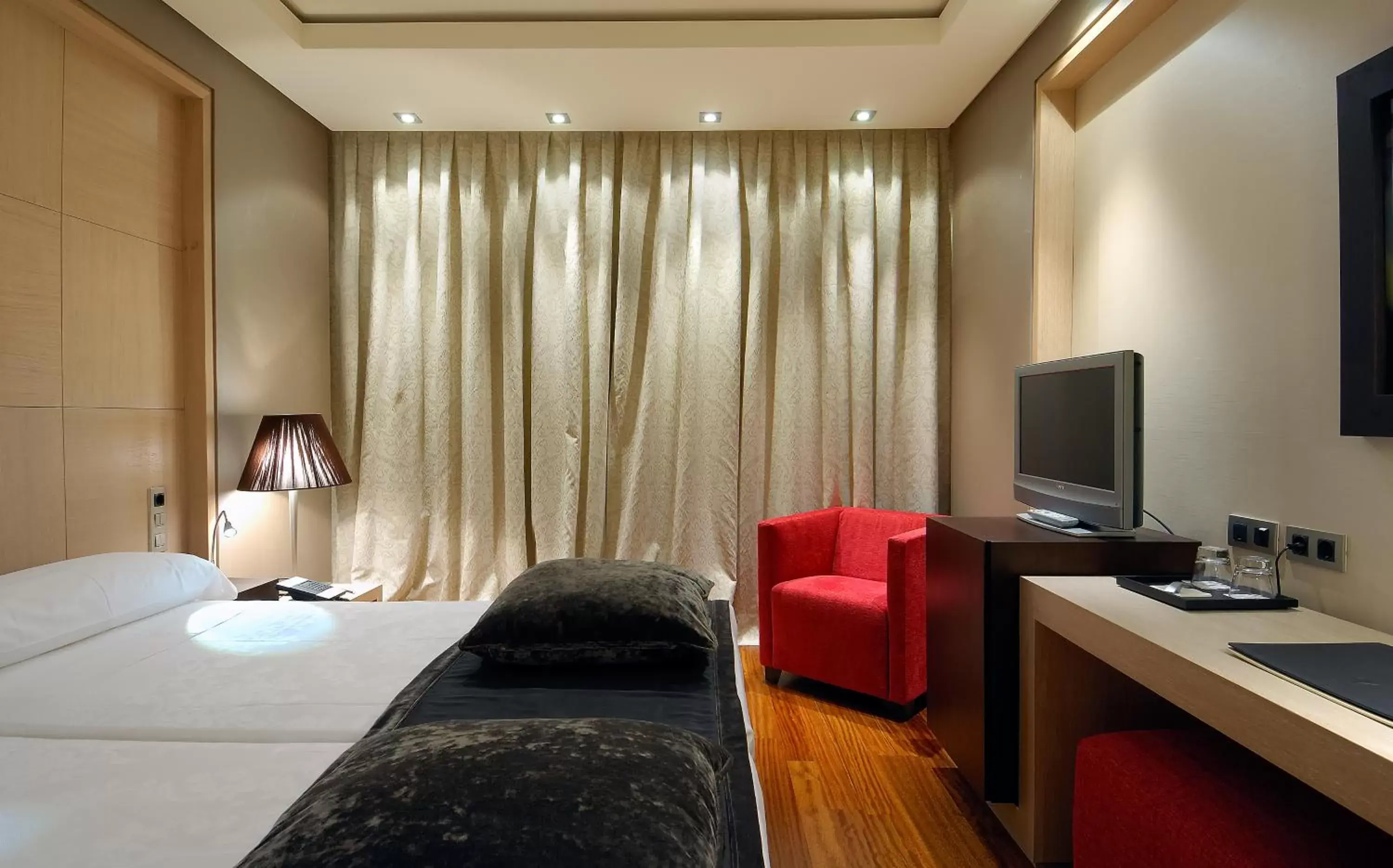 Double Room with Extra Bed in Vincci Frontaura Double Room with Extra Bed in Vincci Frontaura