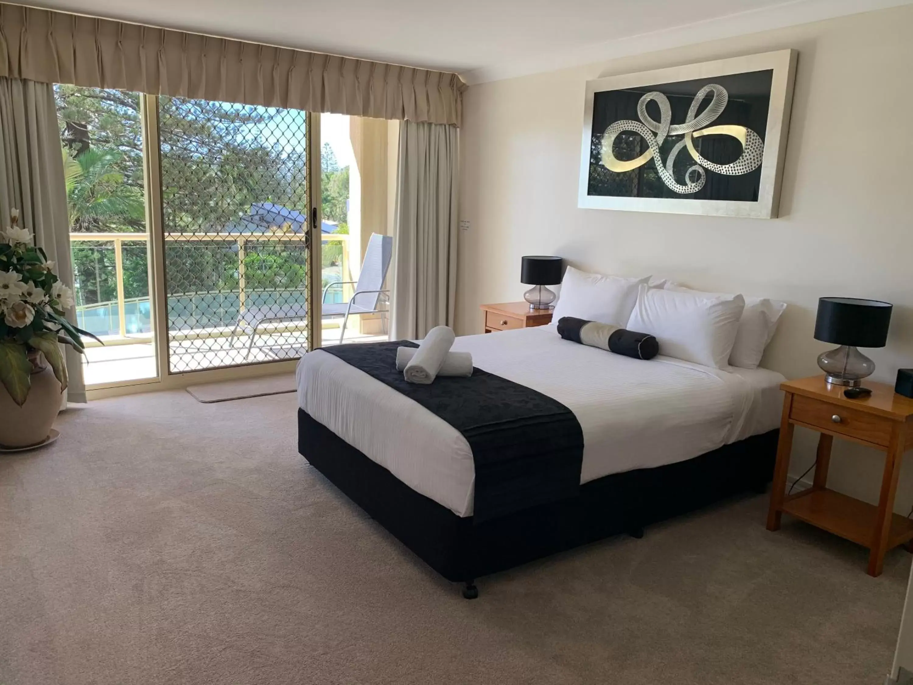 Executive Three-Bedroom Apartment in Northpoint Apartments Executive Three-Bedroom Apartment in Northpoint Apartments