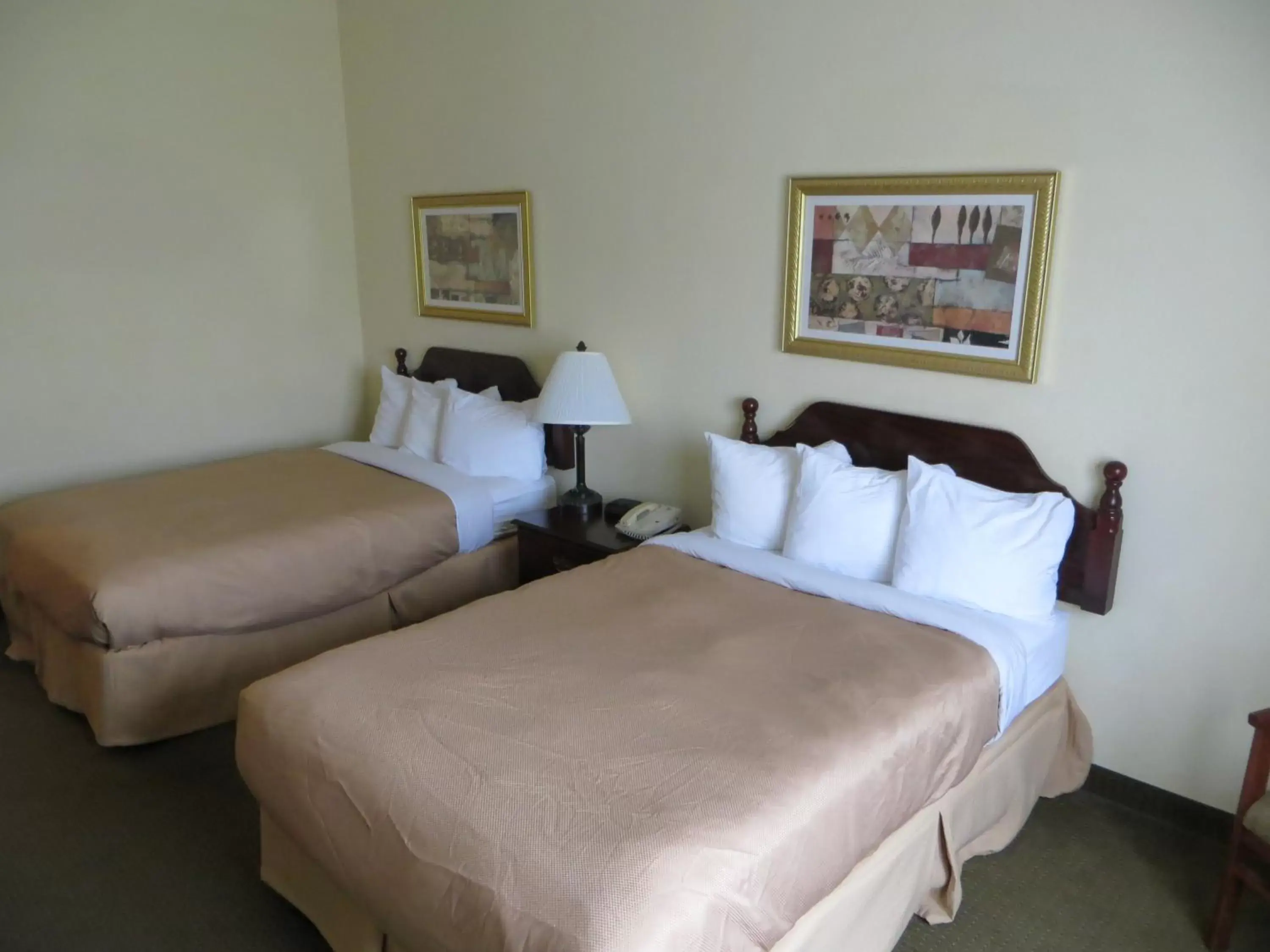 Double Room with Two Double Beds - Non-Smoking in Quality Inn Winder, GA Double Room with Two Double Beds - Non-Smoking in Quality Inn Winder, GA