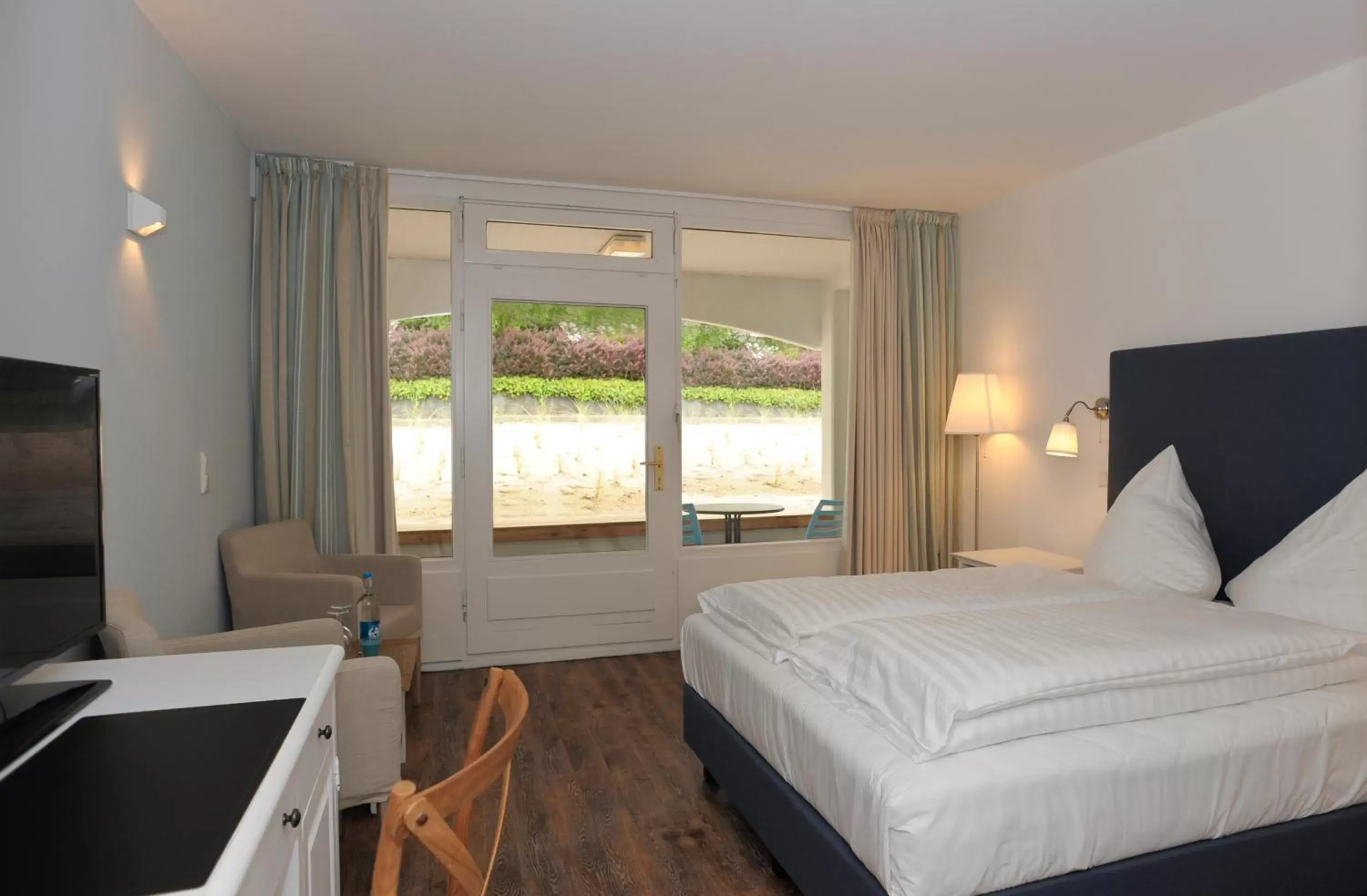 Standard Double Room - single occupancy in ACQUA Strande Yachthotel & Restaurant Standard Double Room - single occupancy in ACQUA Strande Yachthotel & Restaurant