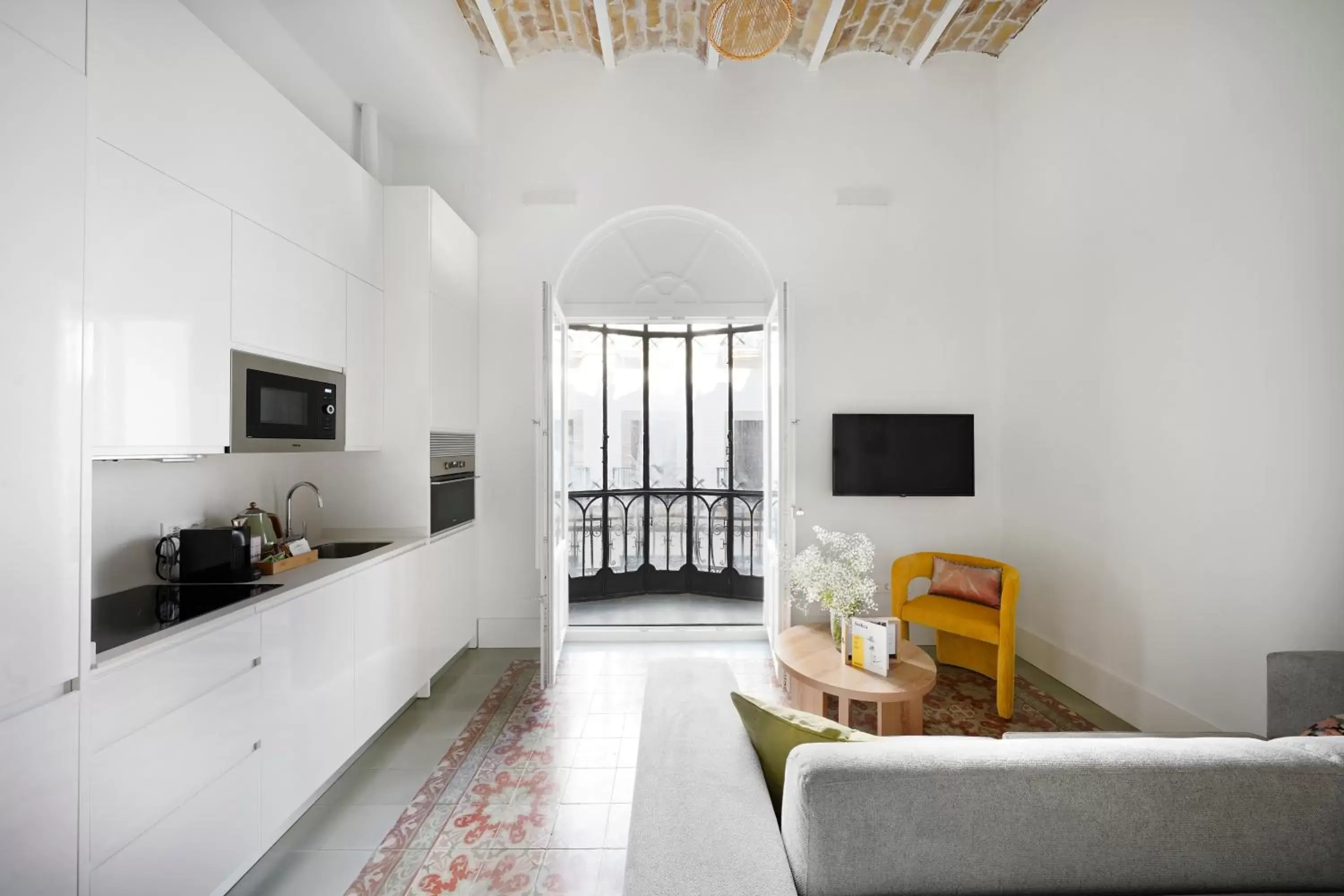 Extra Large Studio with Kitchen and Sofa bed in Numa Seville Solea Extra Large Studio with Kitchen and Sofa bed in Numa Seville Solea