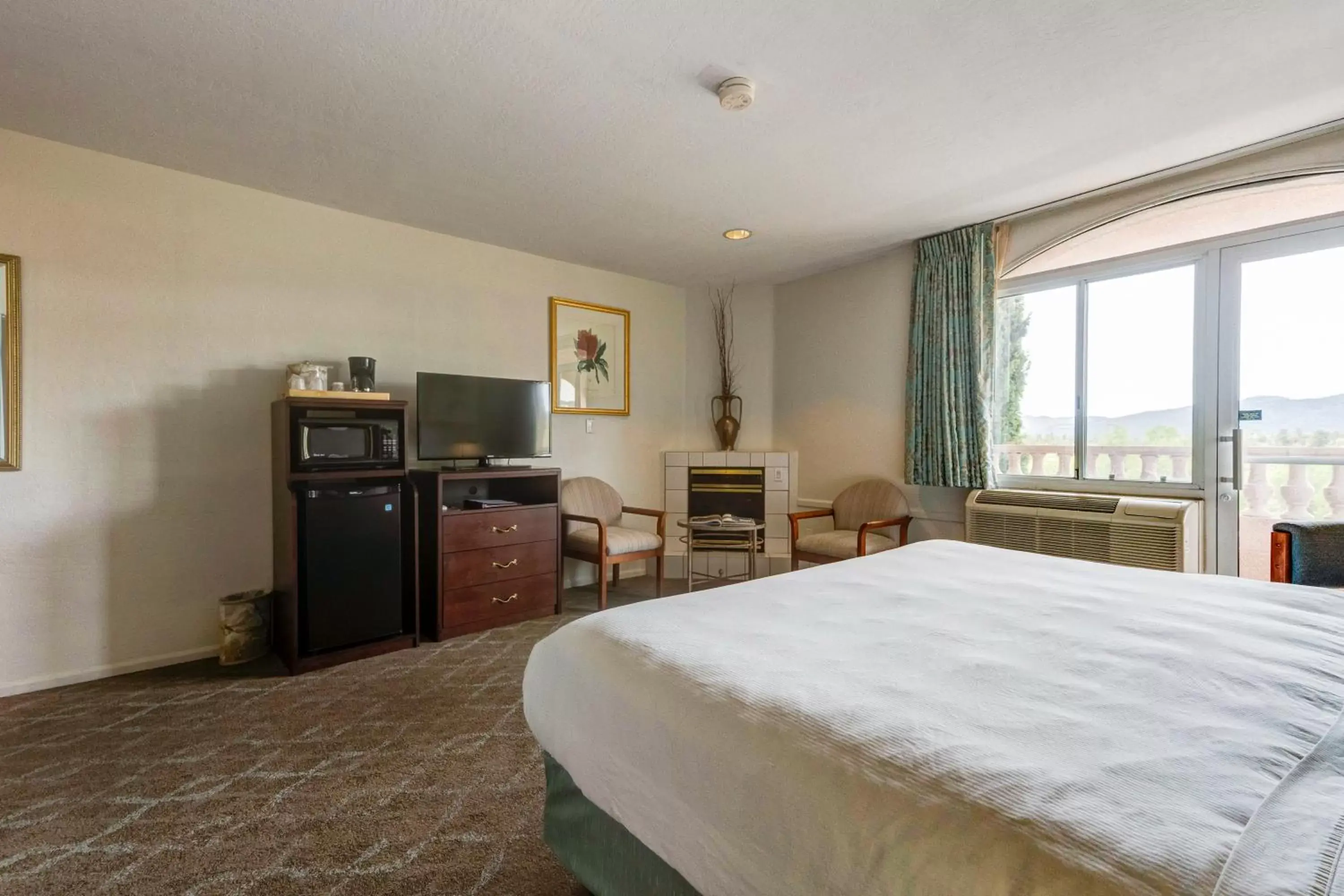 Superior King Room (No Pets Allowed) in Forest Villas Hotel Superior King Room (No Pets Allowed) in Forest Villas Hotel