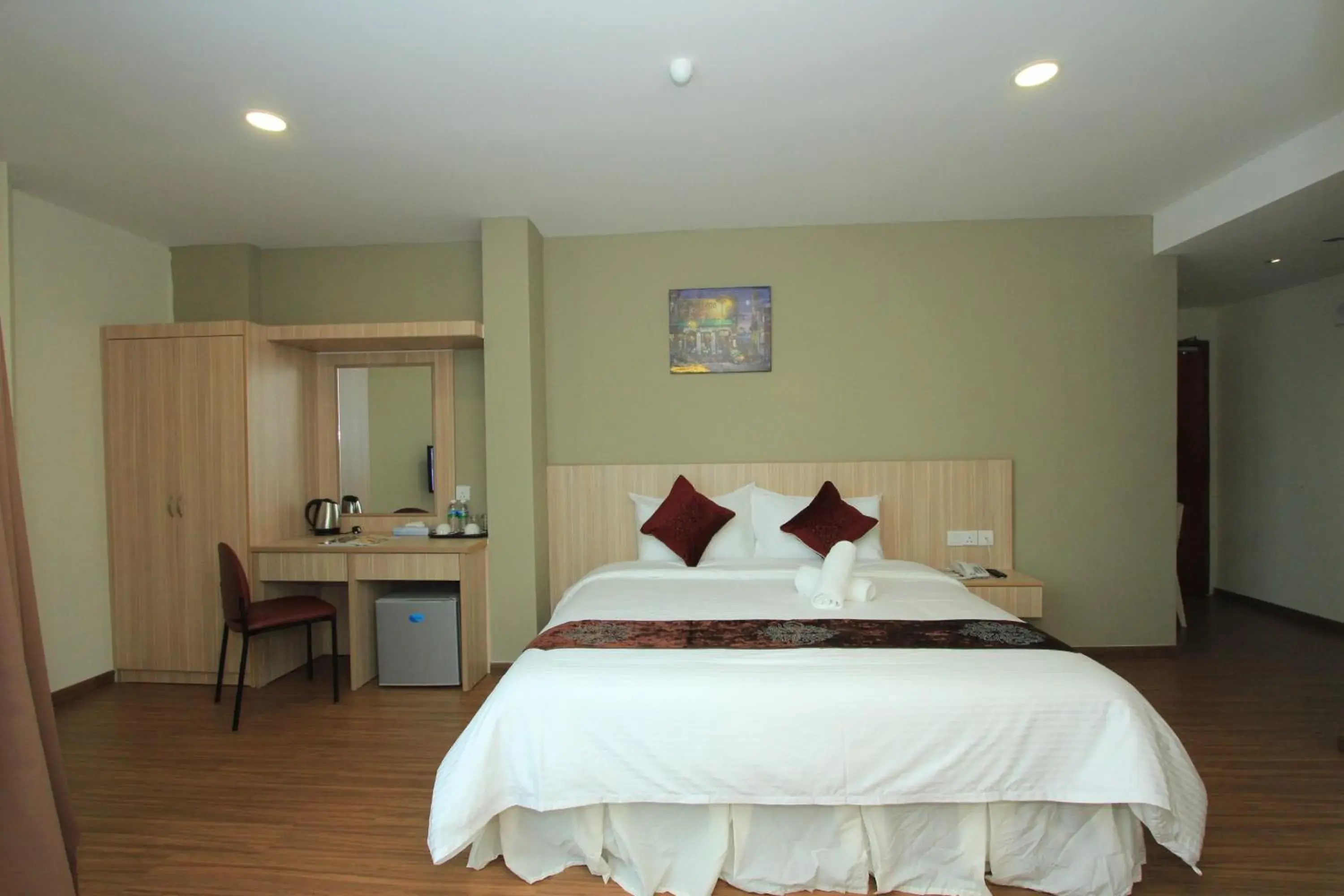 Suite with Spa Bath - single occupancy in Veer Hotel Suite with Spa Bath - single occupancy in Veer Hotel