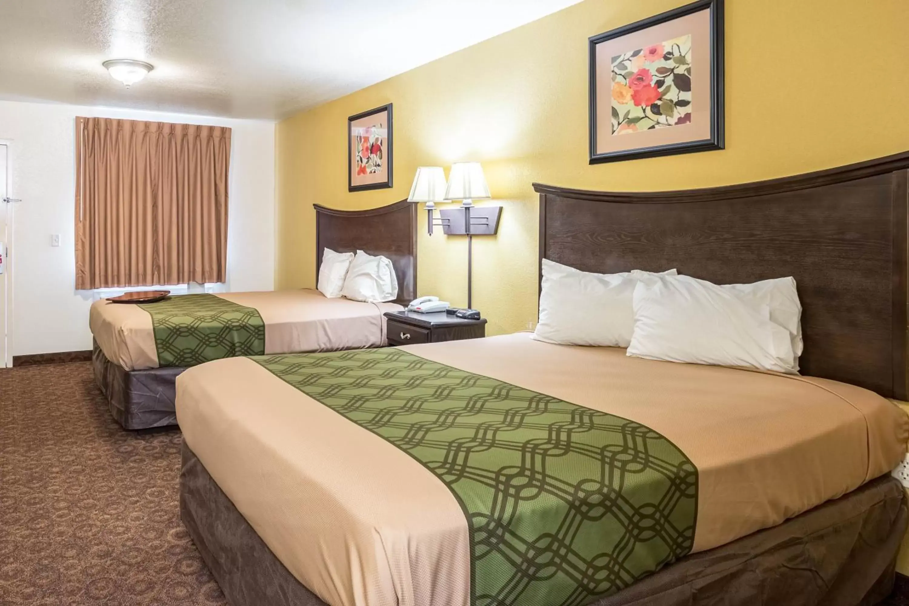 Queen Room with Two Queen Beds - Accessible/Non-Smoking in Econo Lodge Inn & Suites Searcy Queen Room with Two Queen Beds - Accessible/Non-Smoking in Econo Lodge Inn & Suites Searcy