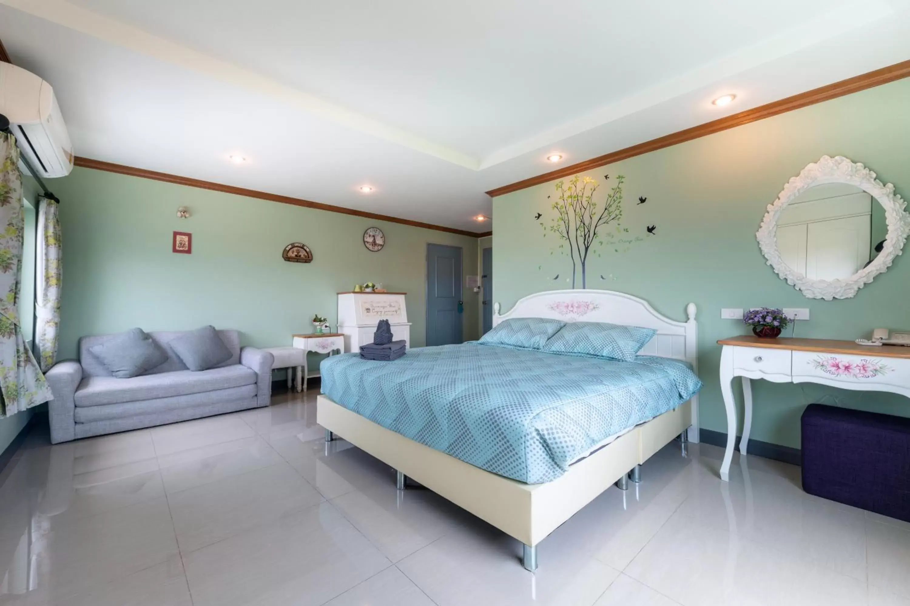 The Lilly Hotel The Lilly Hotel