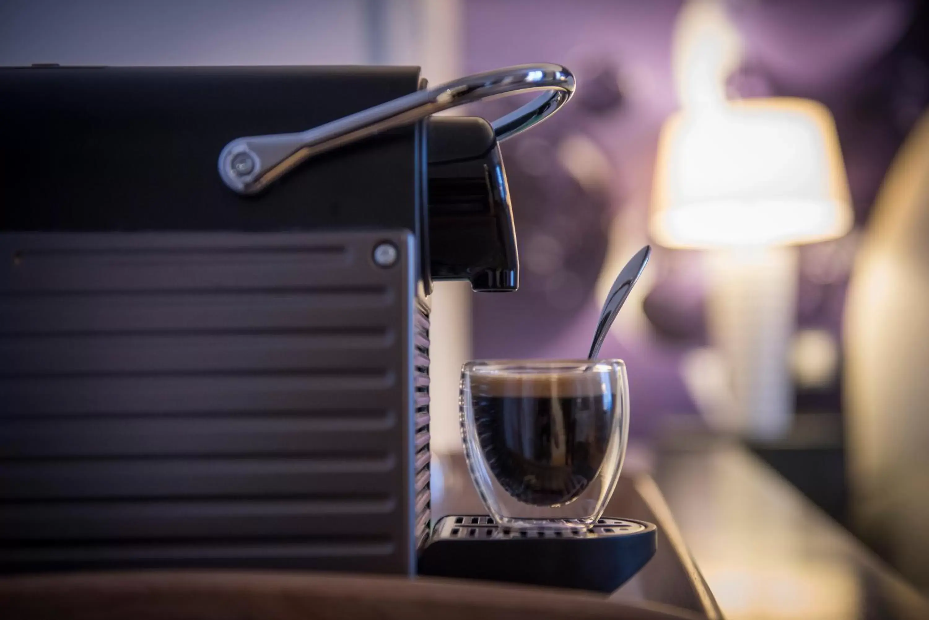 Queen Room in Champagne Domaine Sacret - AY Queen Room in Champagne Domaine Sacret - AY