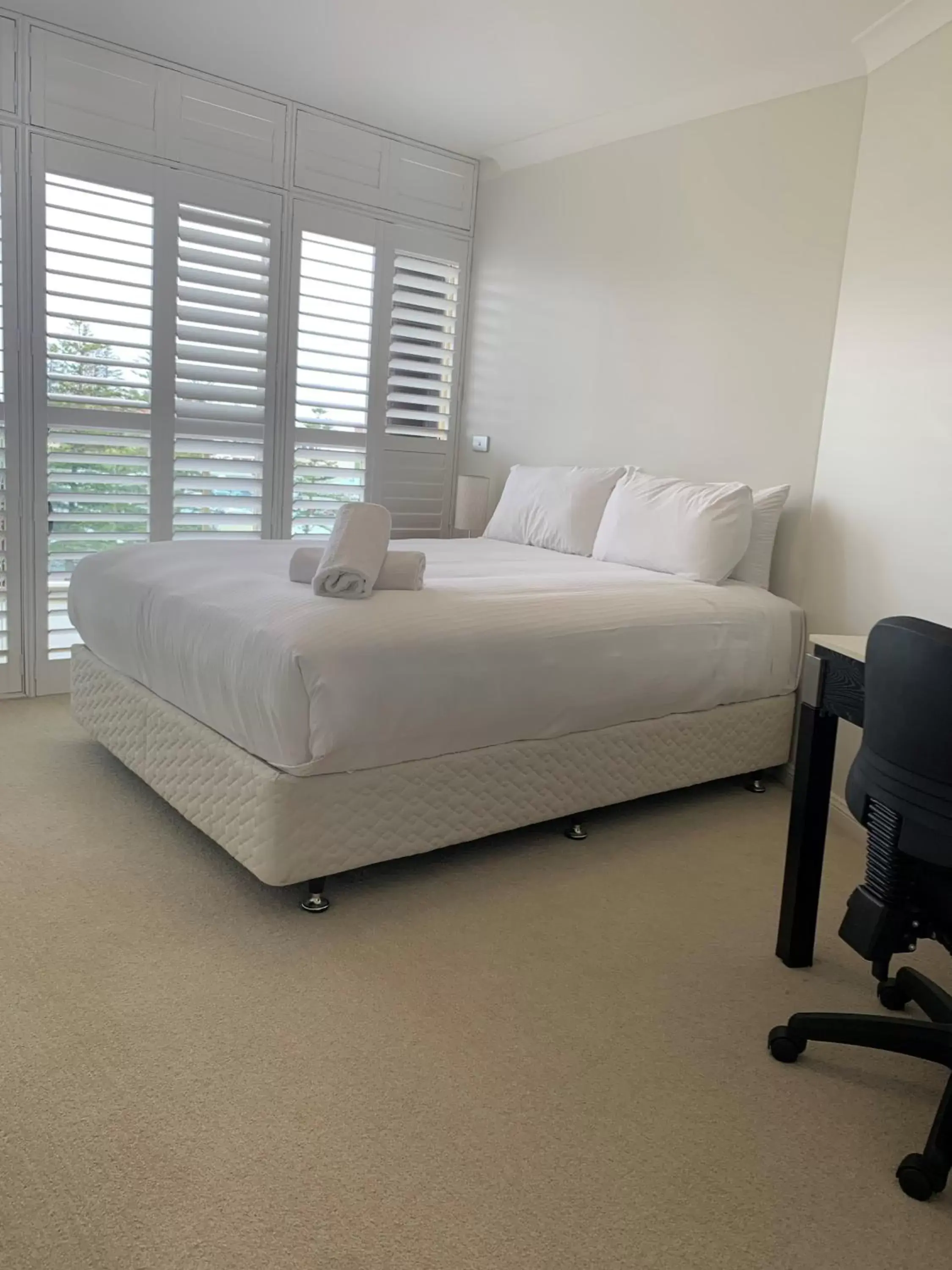 Two-Bedroom Top Floor City View in Northpoint Apartments Two-Bedroom Top Floor City View in Northpoint Apartments