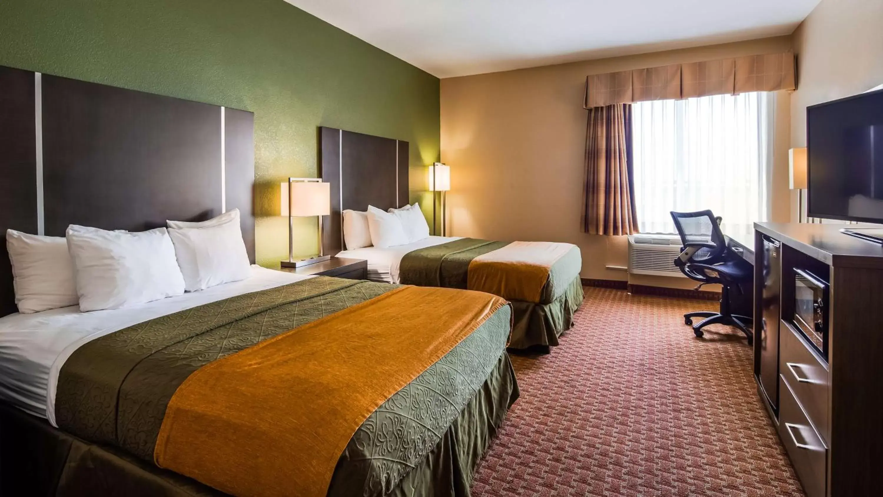 Queen Room with Two Queen Beds - Disability Access/Non-Smoking in Best Western Plus North Houston Inn & Suites Queen Room with Two Queen Beds - Disability Access/Non-Smoking in Best Western Plus North Houston Inn & Suites