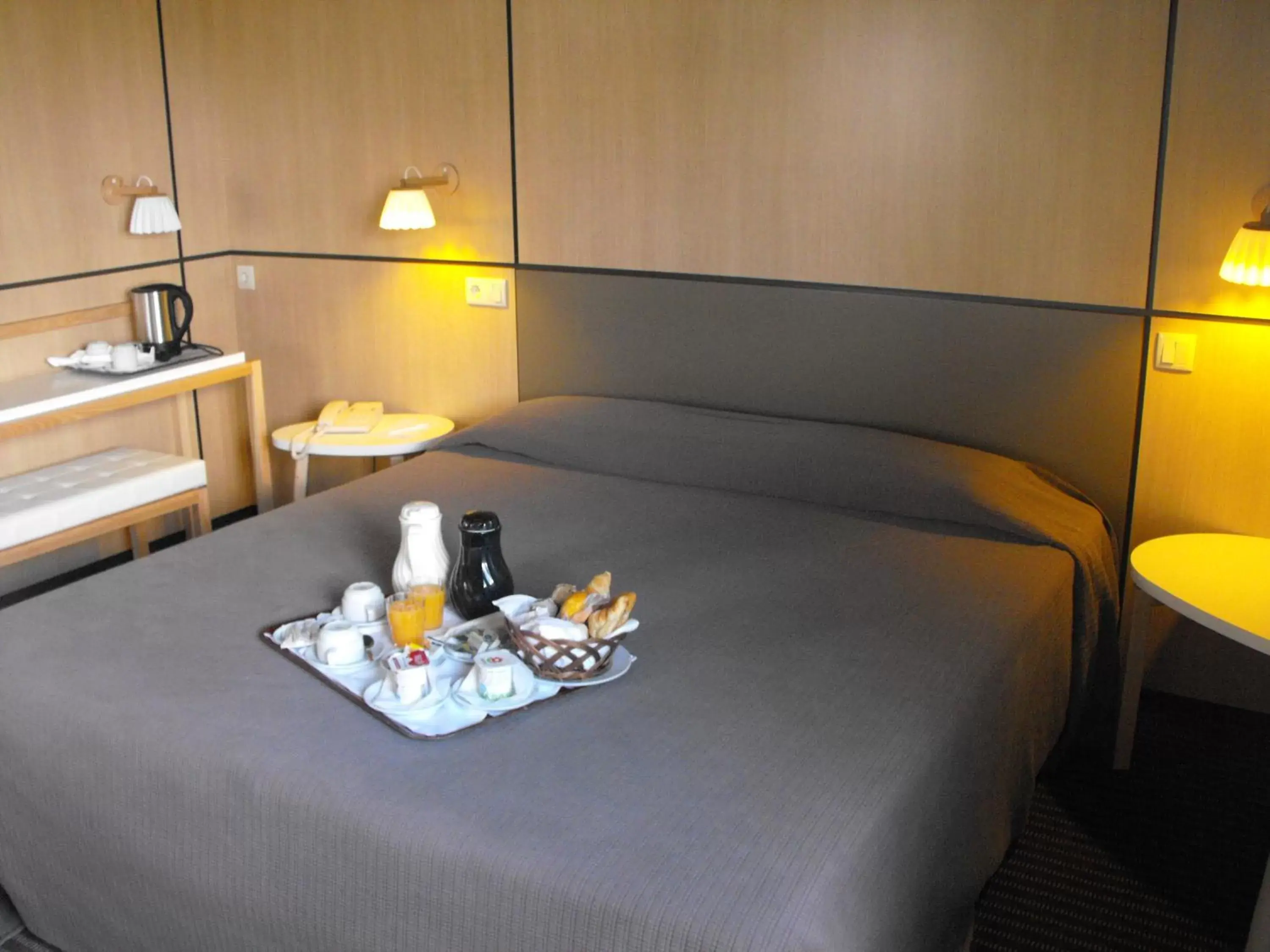 Double Room with Extra Bed with City View in Axis Vermar Conference & Beach Hotel Double Room with Extra Bed with City View in Axis Vermar Conference & Beach Hotel