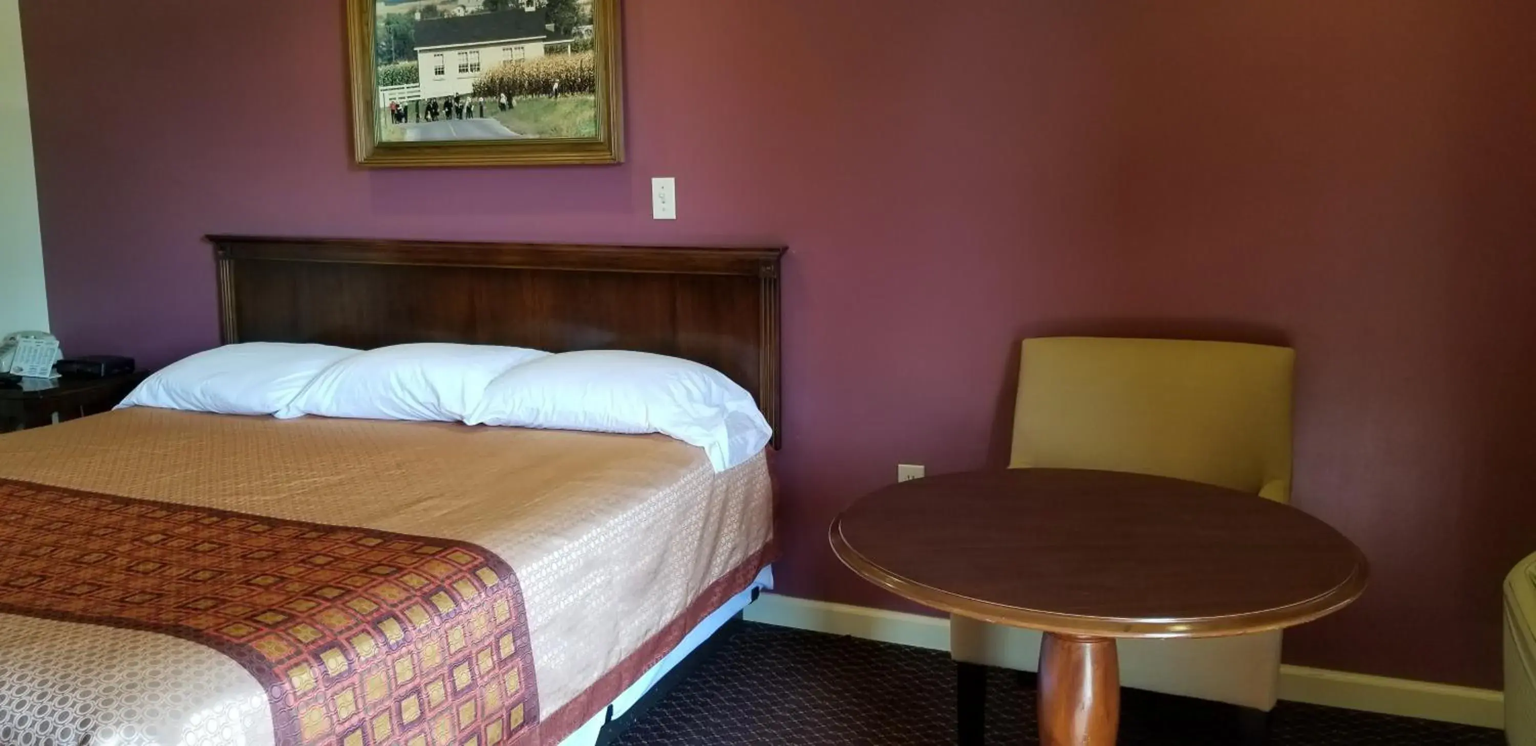 King Room in Classic Inn Lancaster King Room in Classic Inn Lancaster