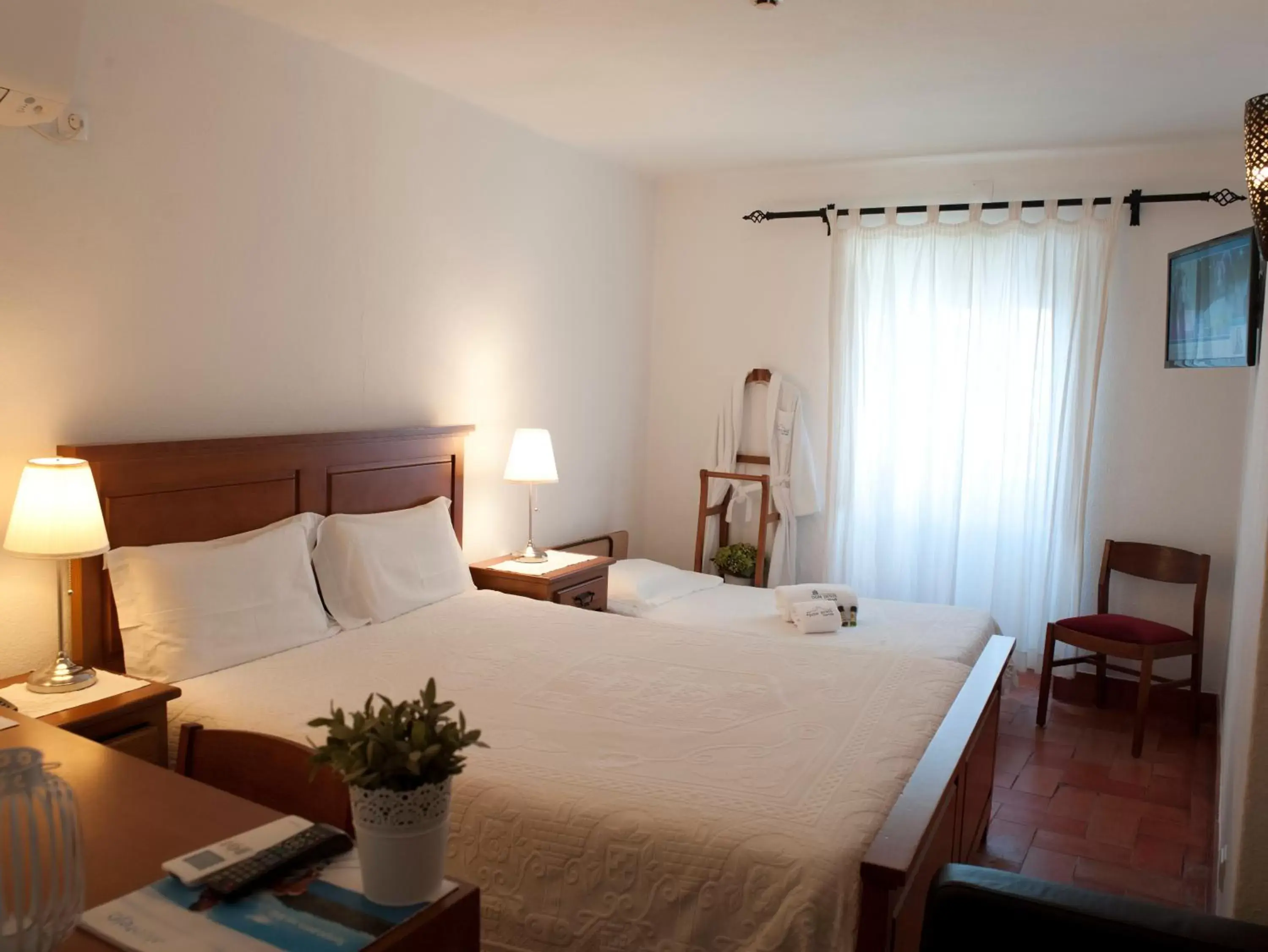 Double Room with Extra Bed in Dom Dinis Marvão Double Room with Extra Bed in Dom Dinis Marvão