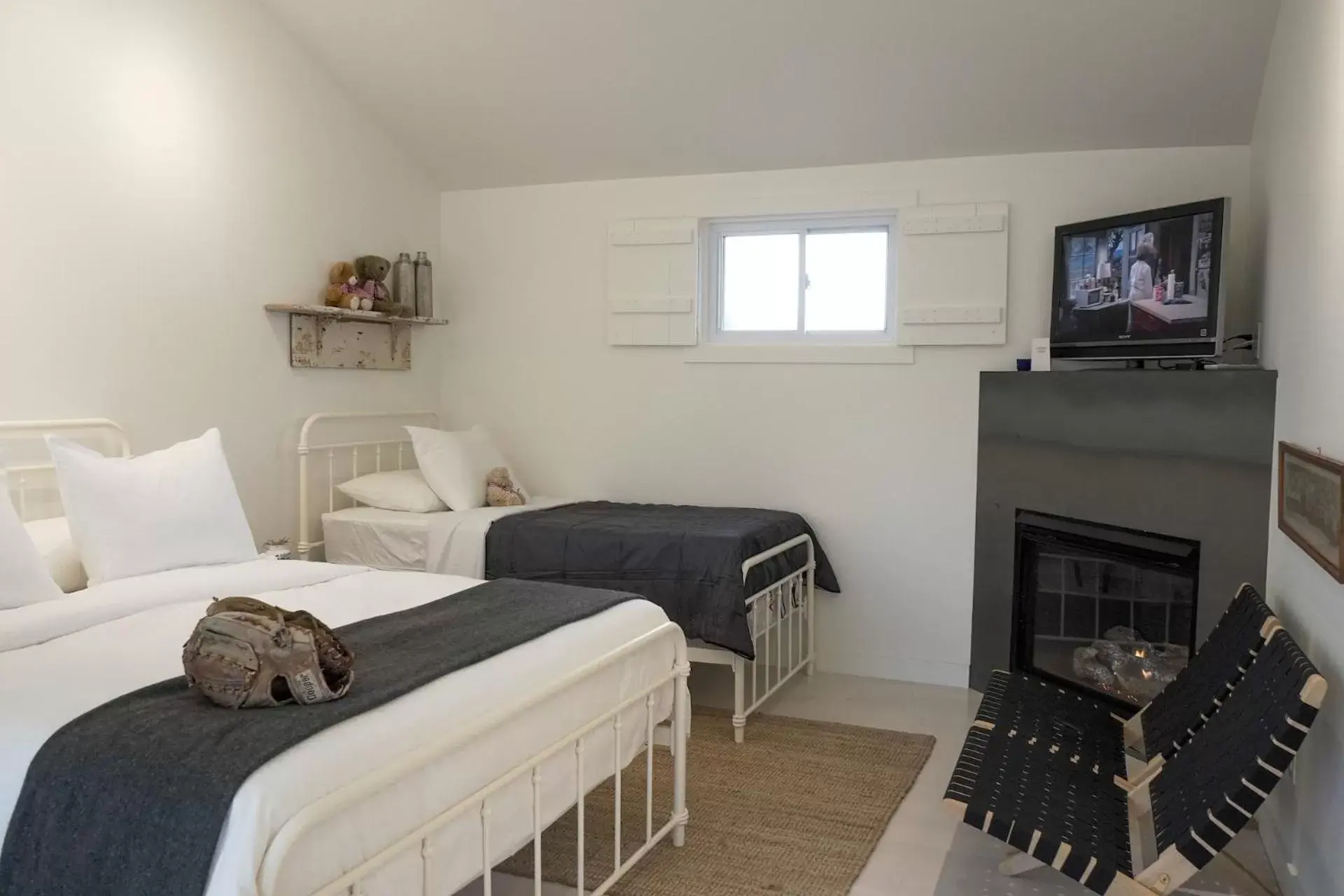 Standard Family Room in The Lakeside Prince Edward County Standard Family Room in The Lakeside Prince Edward County